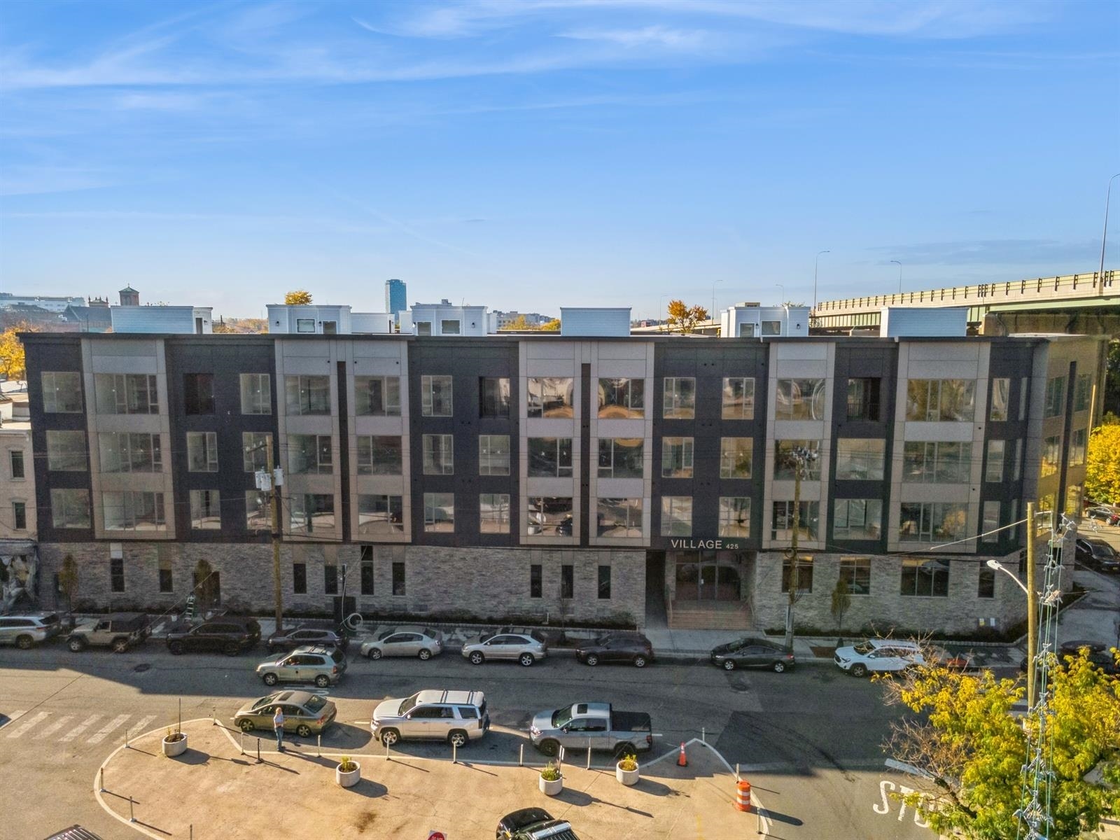 425 3RD ST Unit: 318