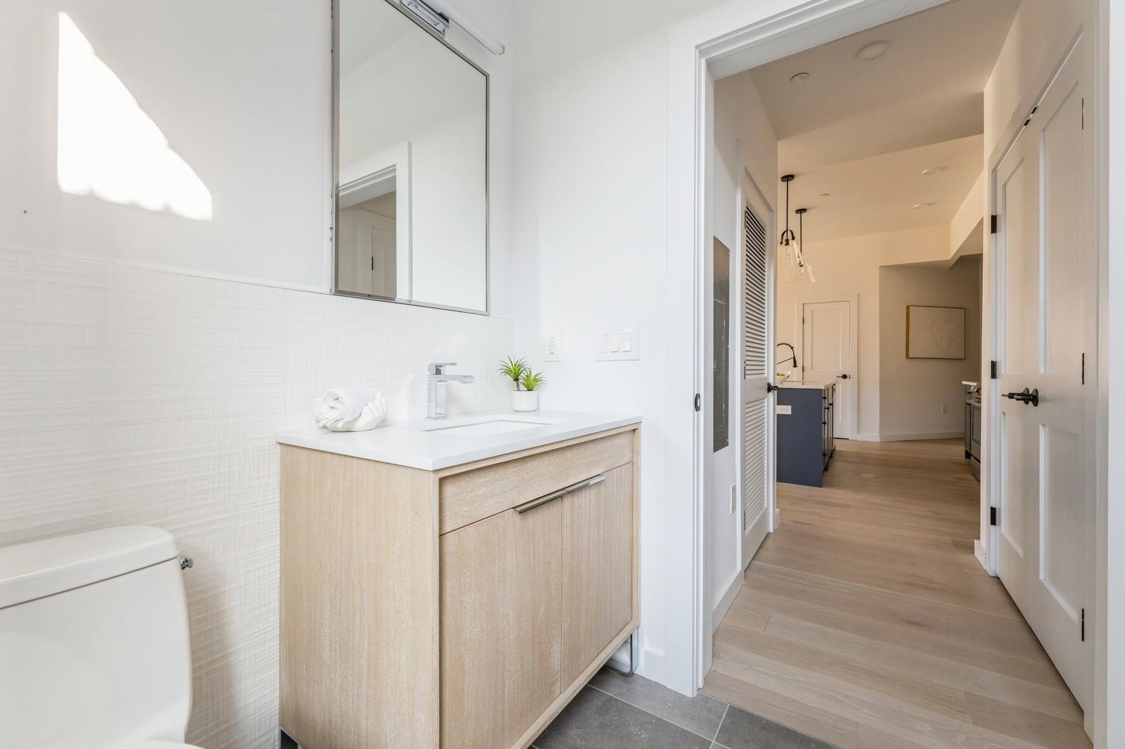425 3RD ST Unit: 318