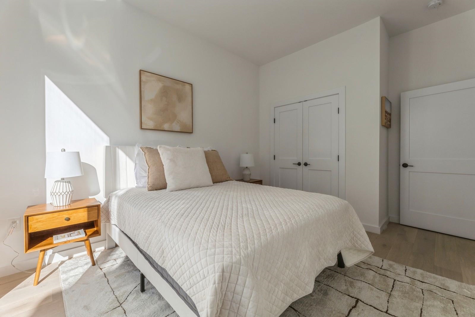 425 3RD ST Unit: 318