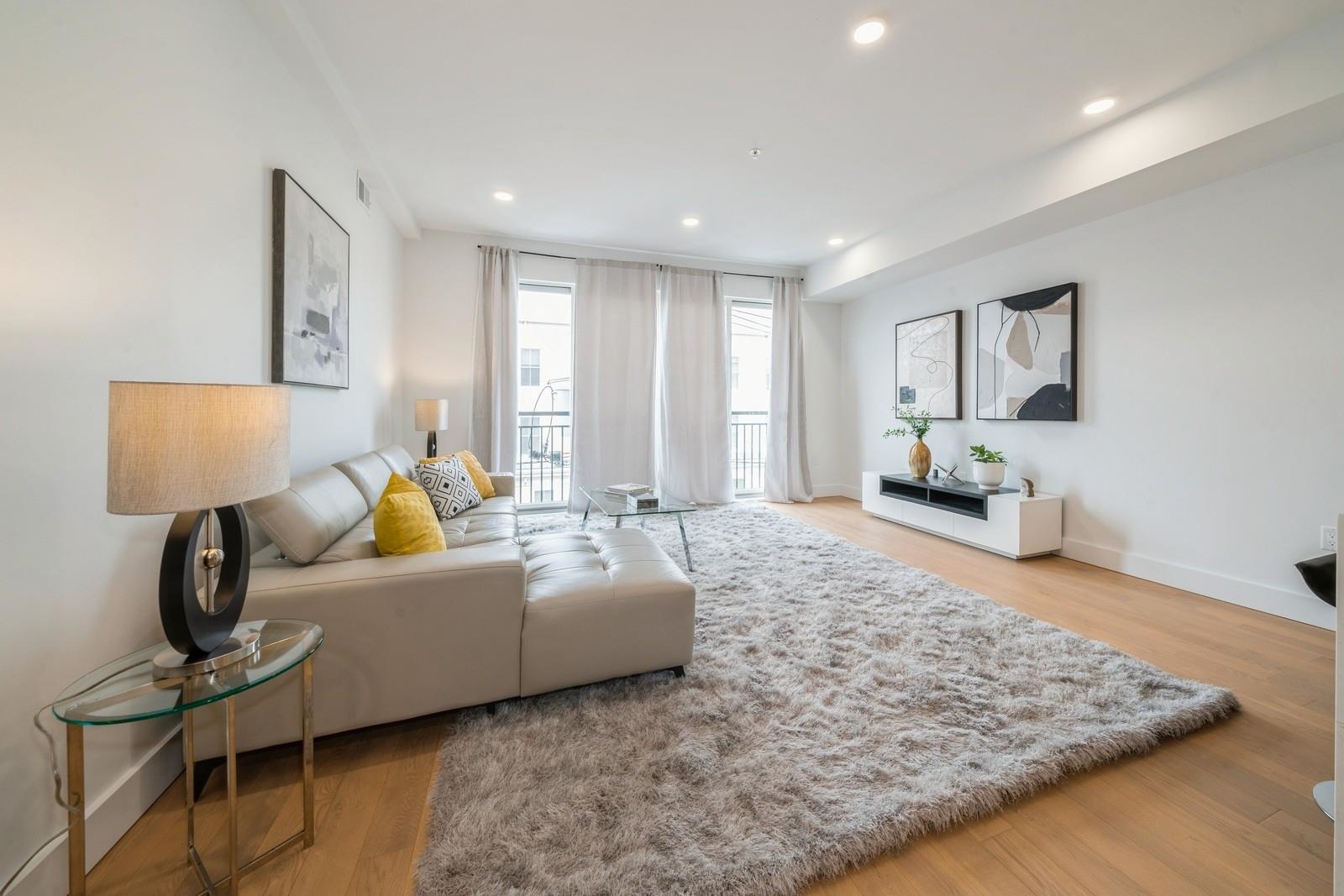 160 BRUNSWICK ST Unit: 303