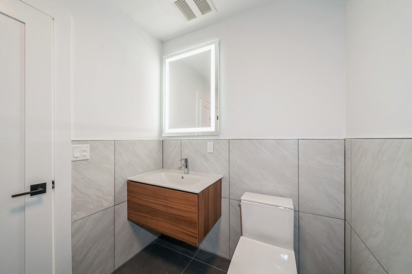 160 BRUNSWICK ST Unit: 303