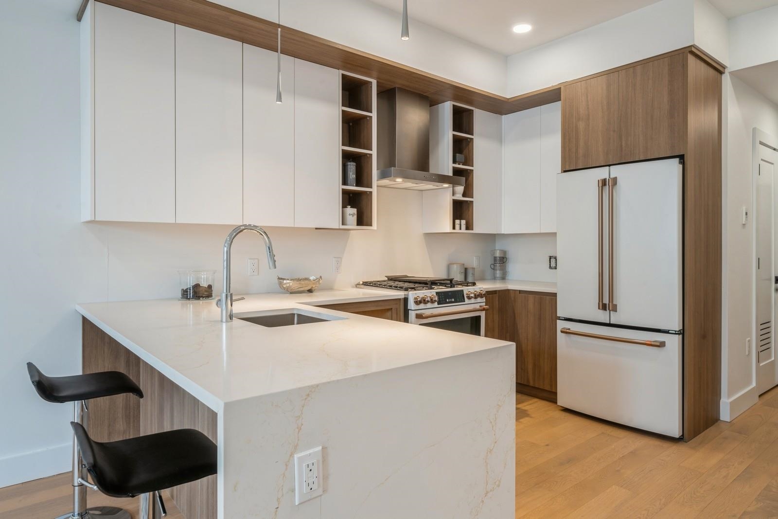 160 BRUNSWICK ST Unit: 303