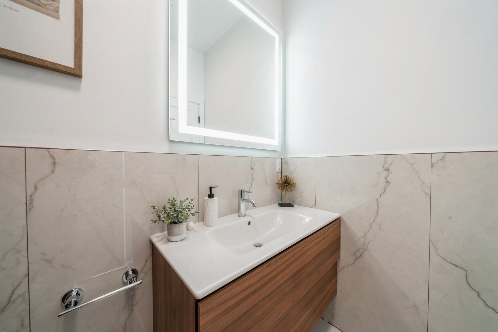 160 BRUNSWICK ST Unit: 303