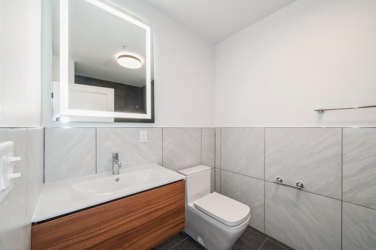 160 BRUNSWICK ST Unit: 303