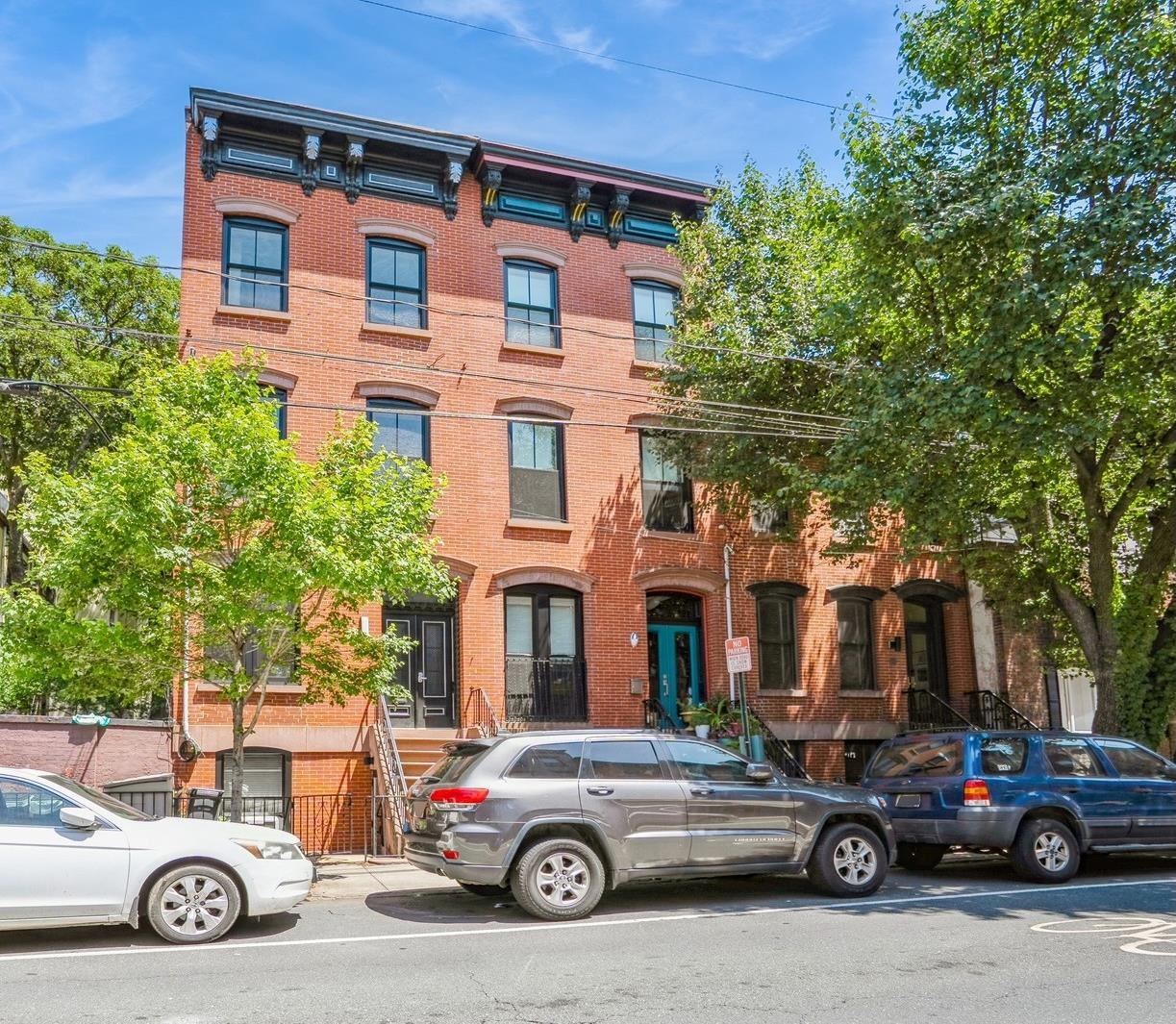 162 9TH ST Unit: 2