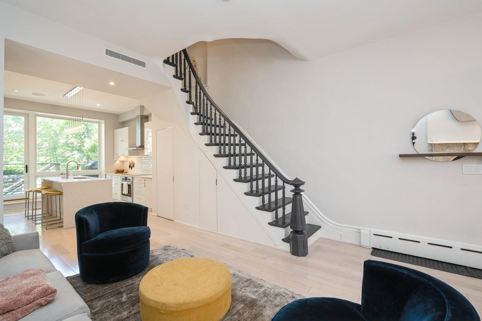 162 9TH ST Unit: 2