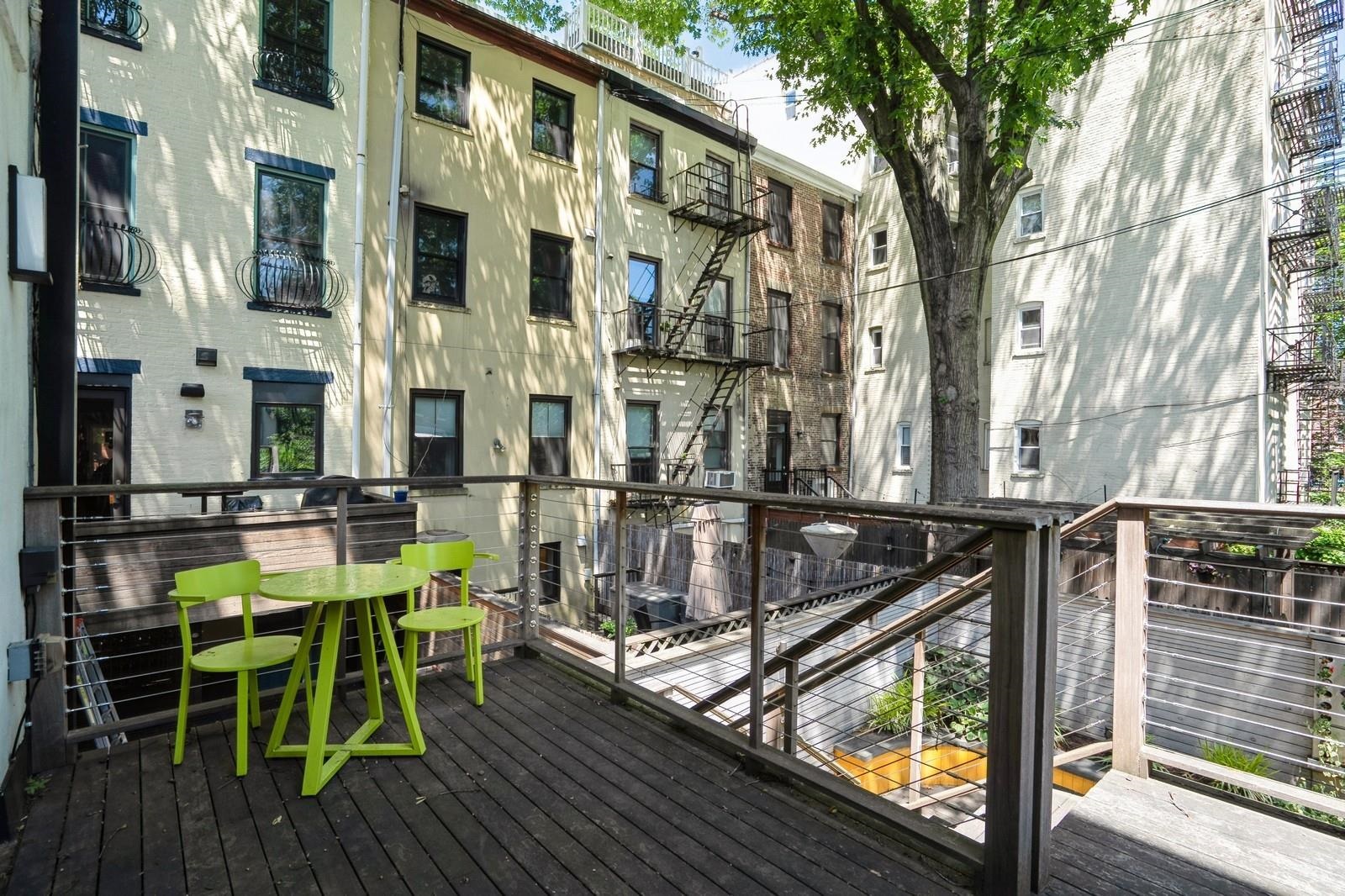 162 9TH ST Unit: 2