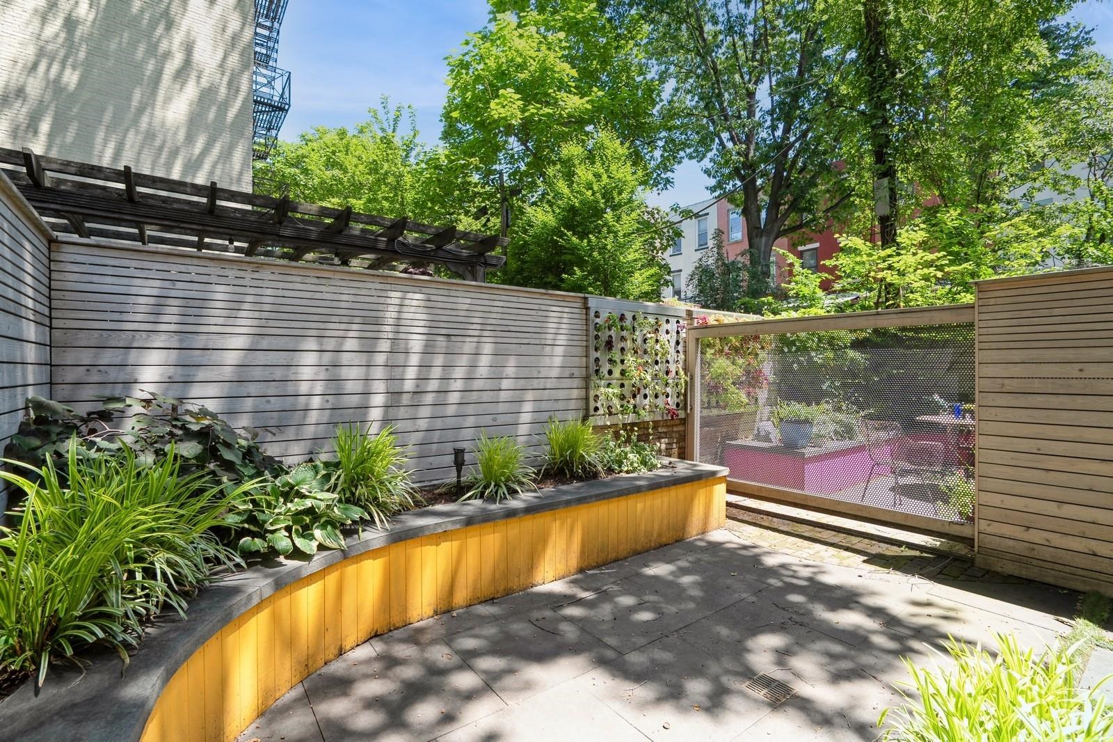 162 9TH ST Unit: 2