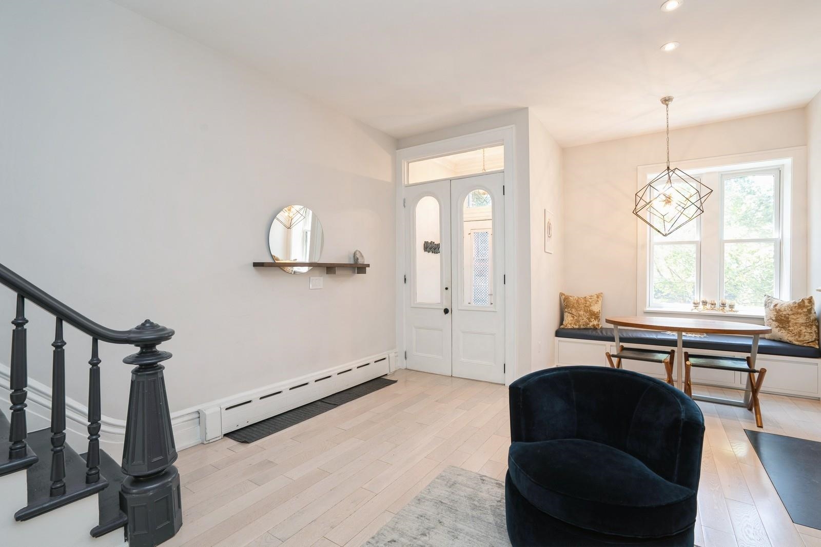 162 9TH ST Unit: 2