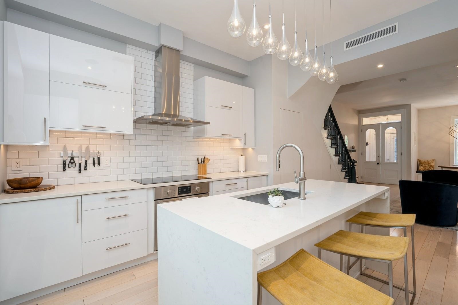 162 9TH ST Unit: 2