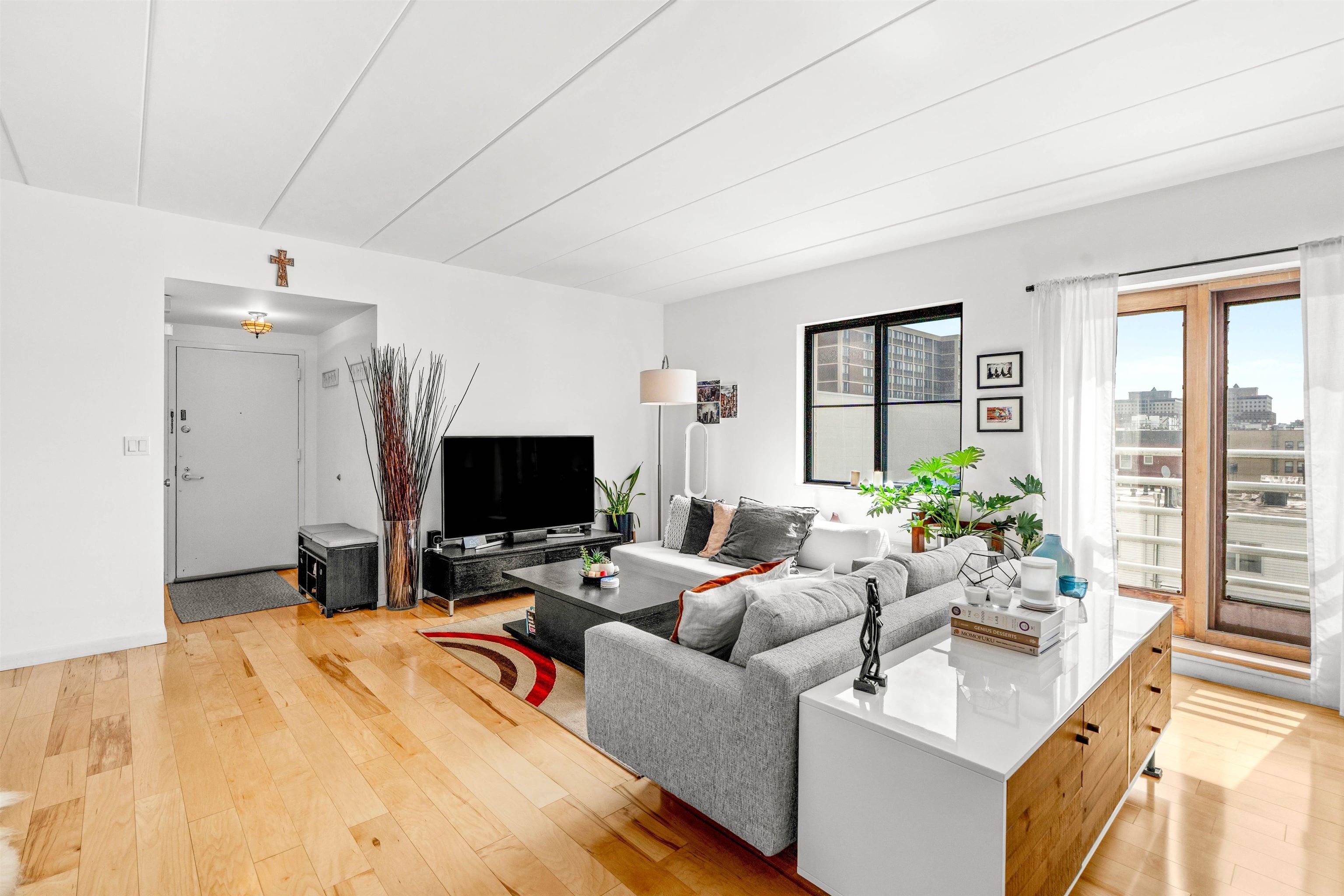 463 1ST ST Unit: 5E