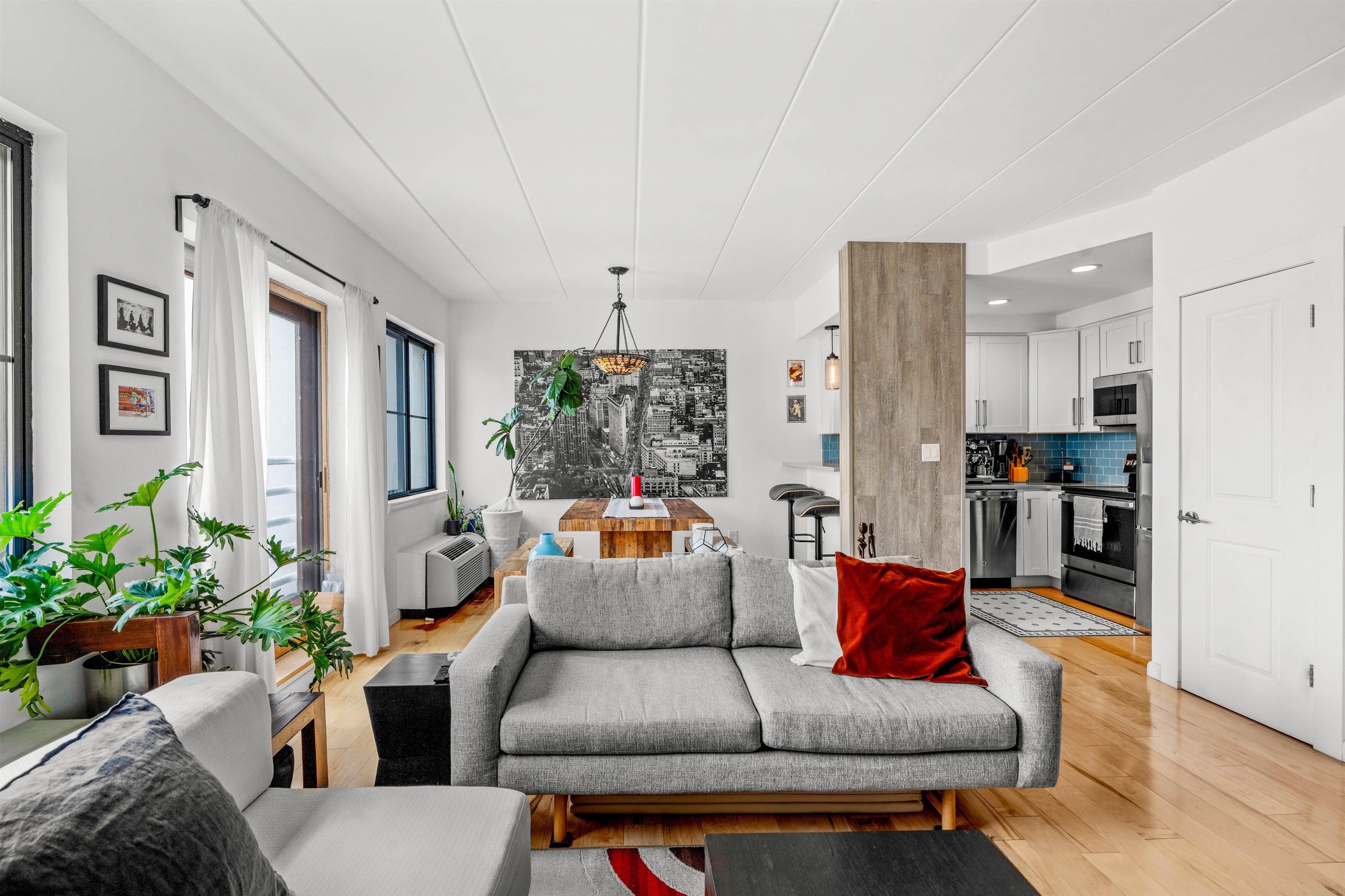 463 1ST ST Unit: 5E