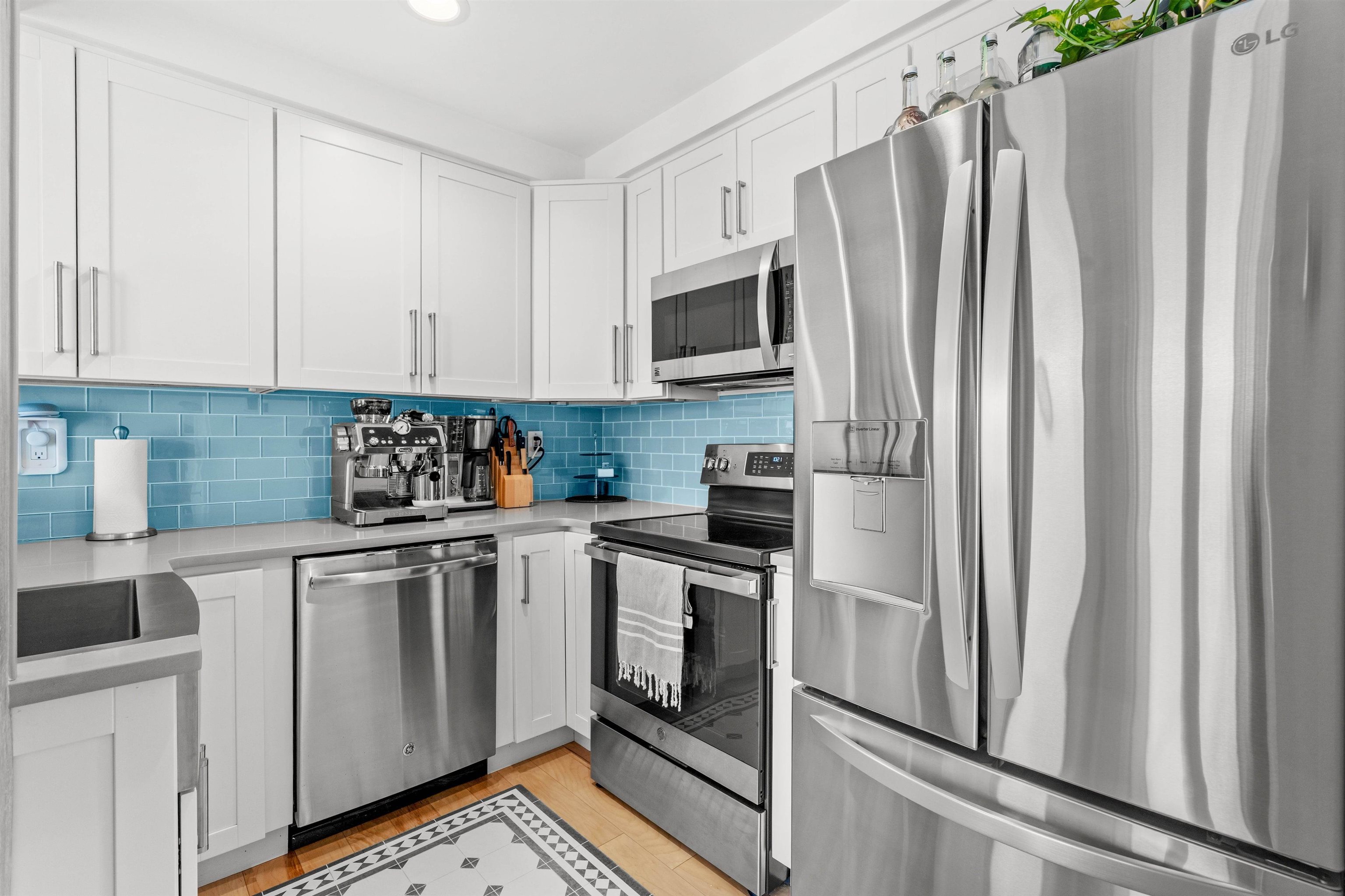 463 1ST ST Unit: 5E