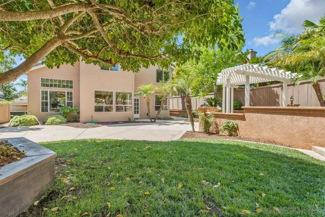 7324 Celata Ln