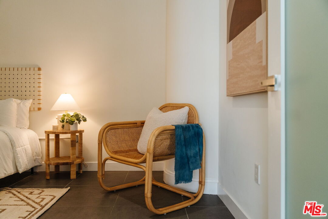 939 S Broadway Unit: 404