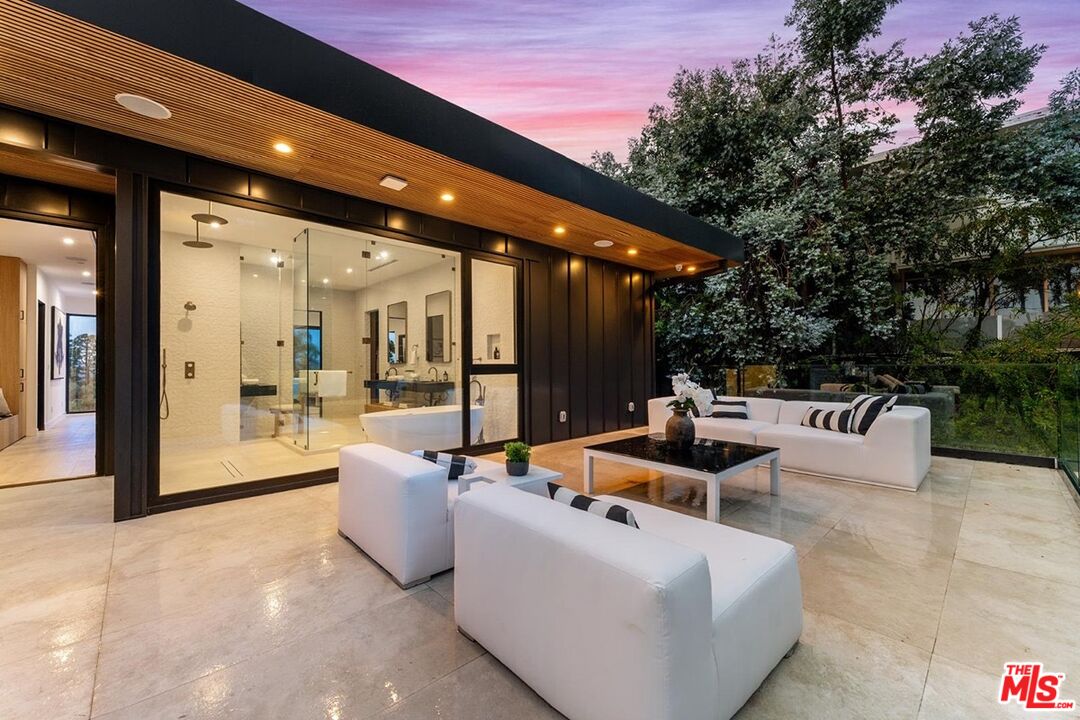 9031 Alto Cedro Dr