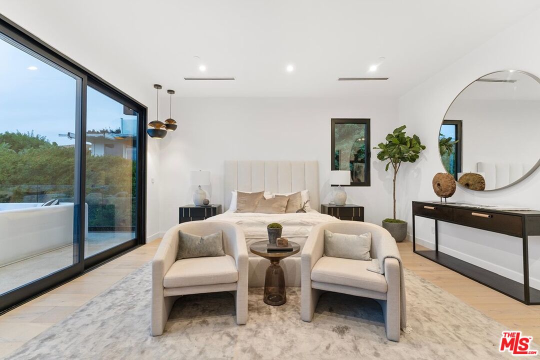9031 Alto Cedro Dr