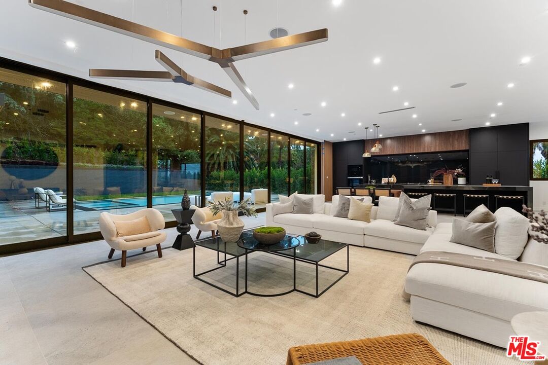 9031 Alto Cedro Dr