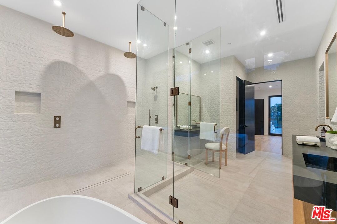 9031 Alto Cedro Dr