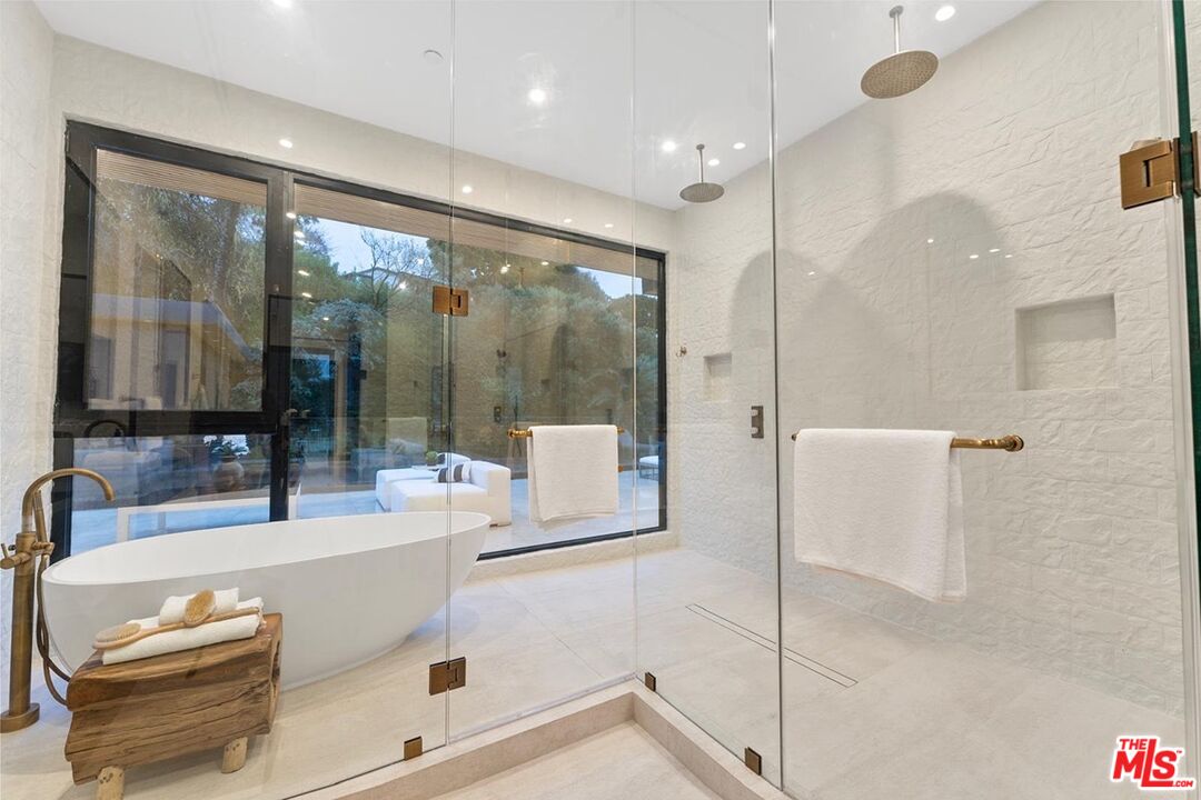 9031 Alto Cedro Dr
