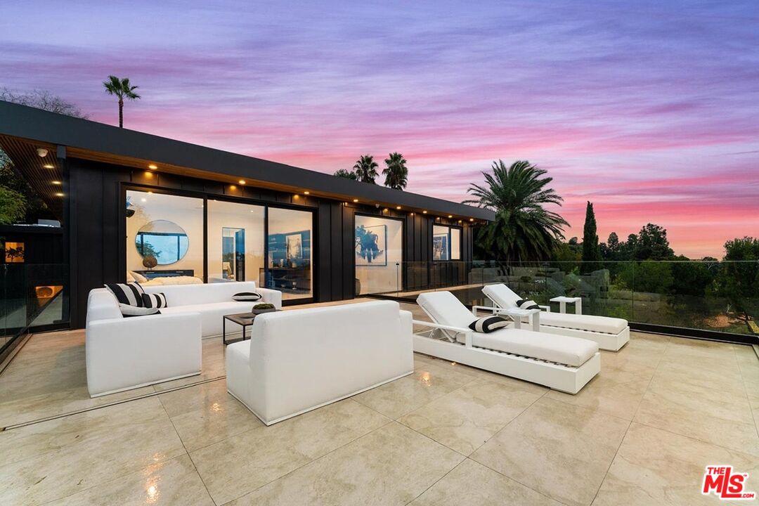 9031 Alto Cedro Dr