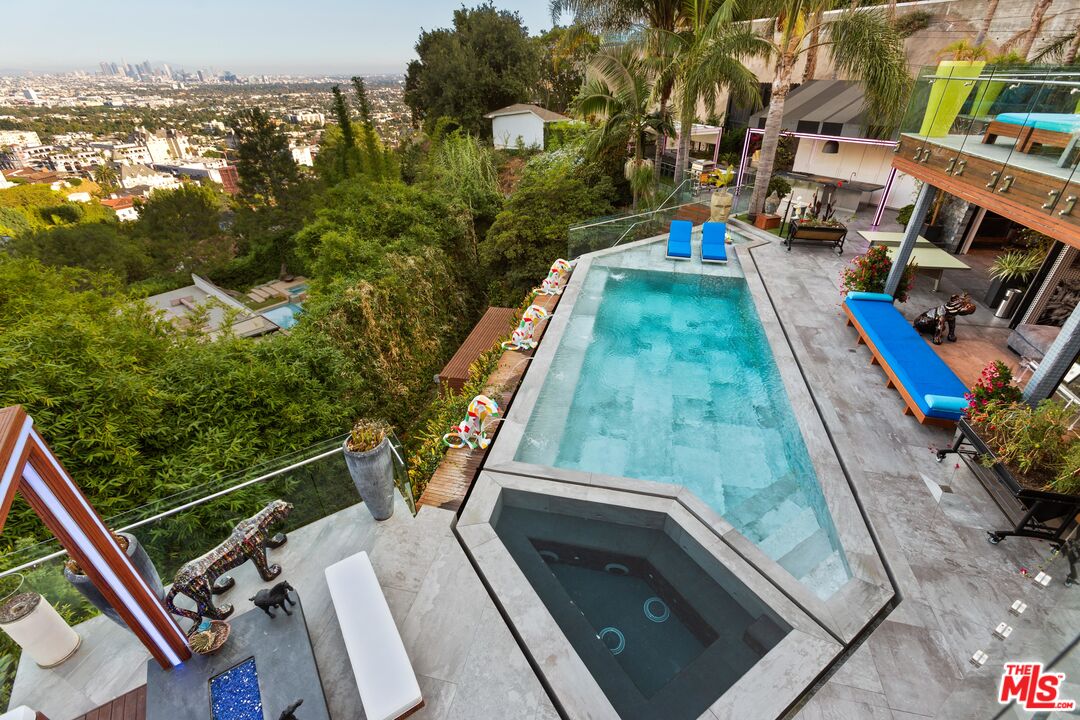 8356 SUNSET VIEW DR