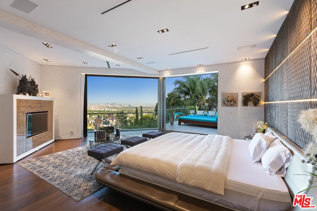 8356 SUNSET VIEW DR