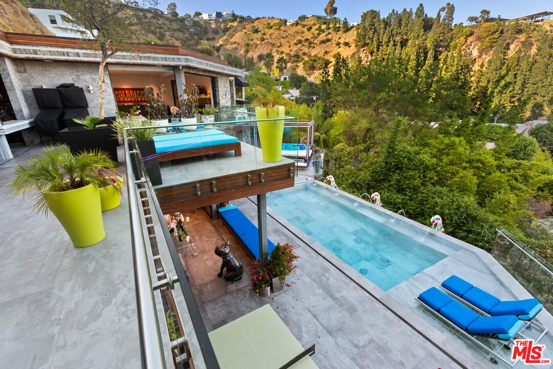 8356 SUNSET VIEW DR