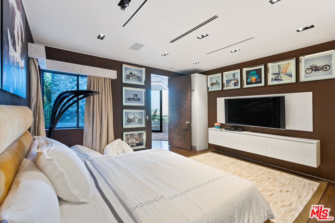 8356 SUNSET VIEW DR