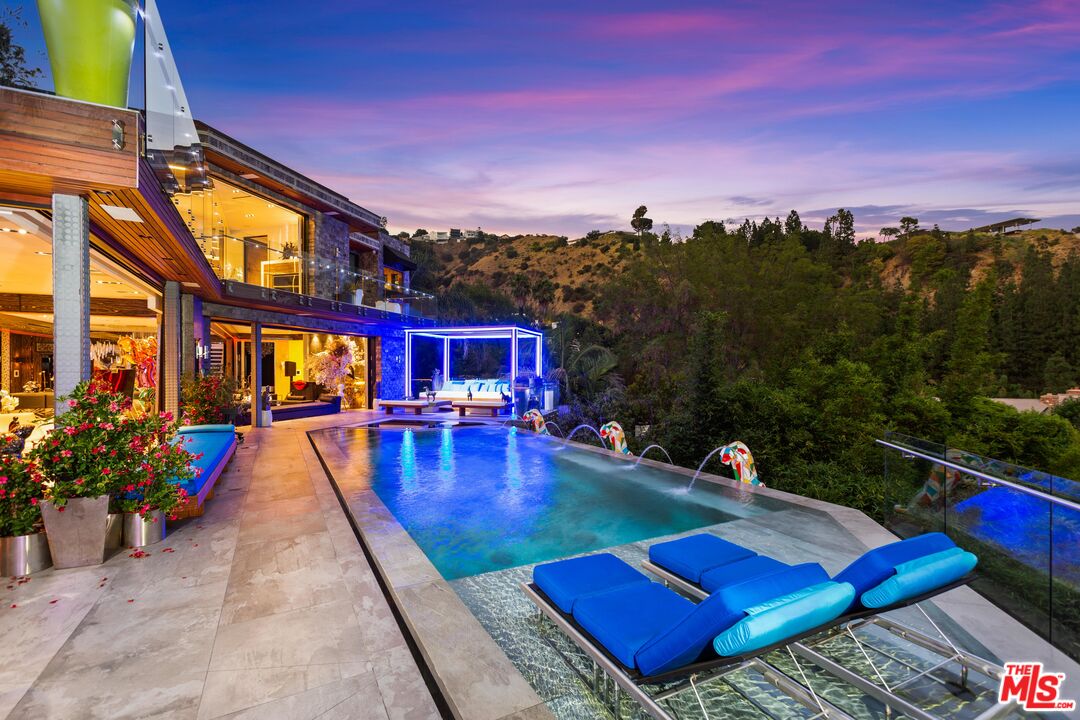 8356 SUNSET VIEW DR