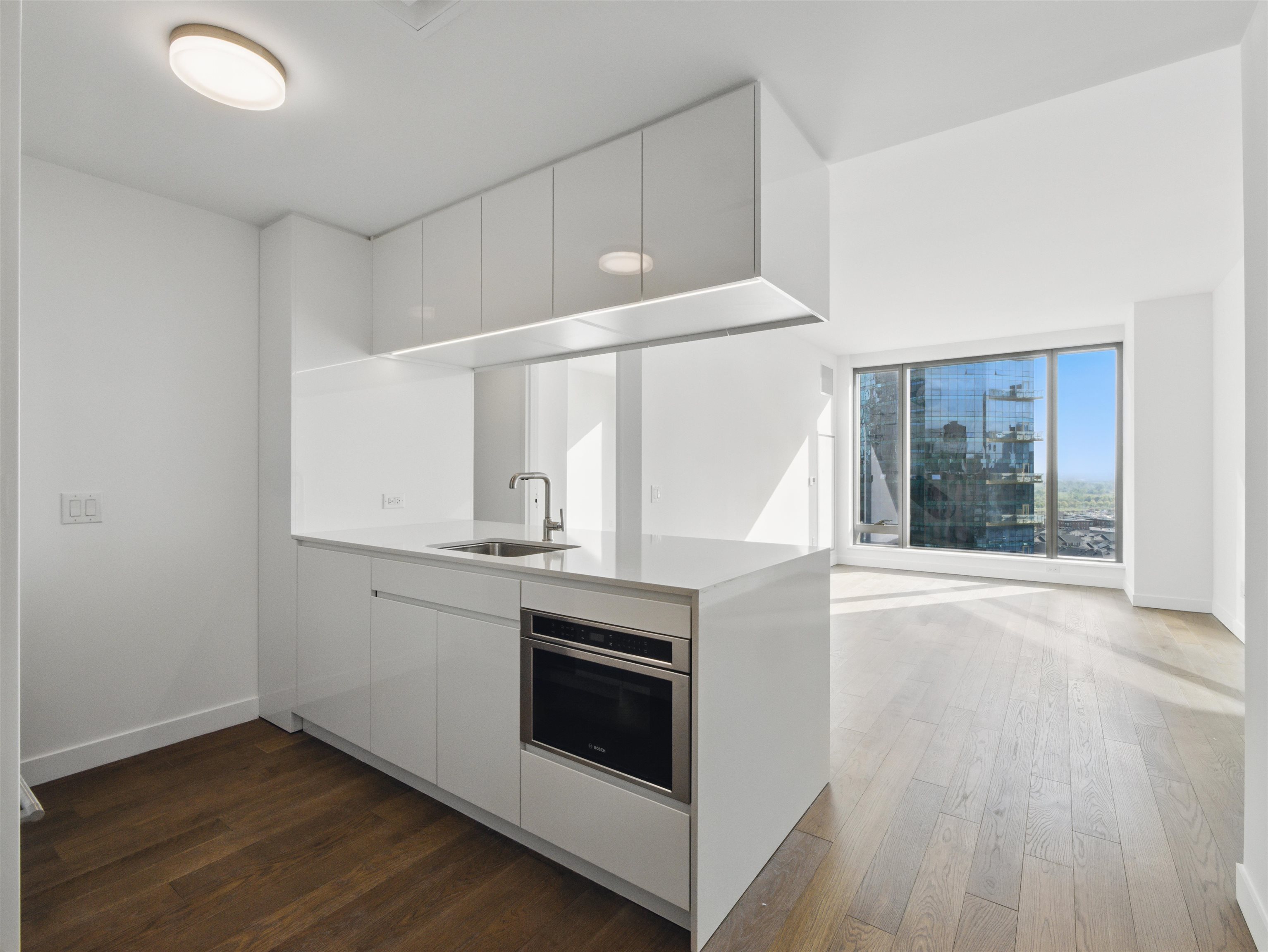 99 HUDSON ST Unit: 4207