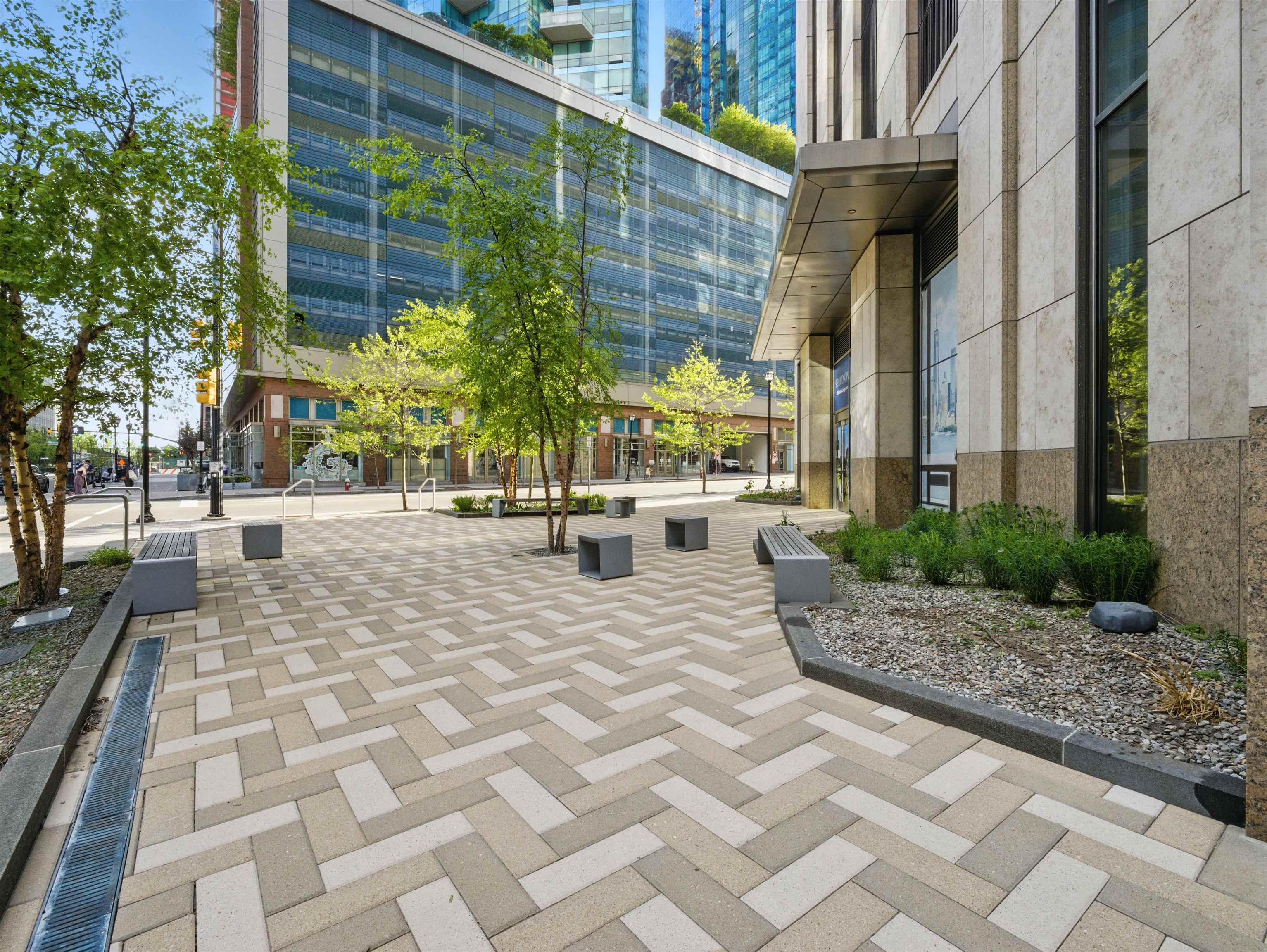 99 HUDSON ST Unit: 4207