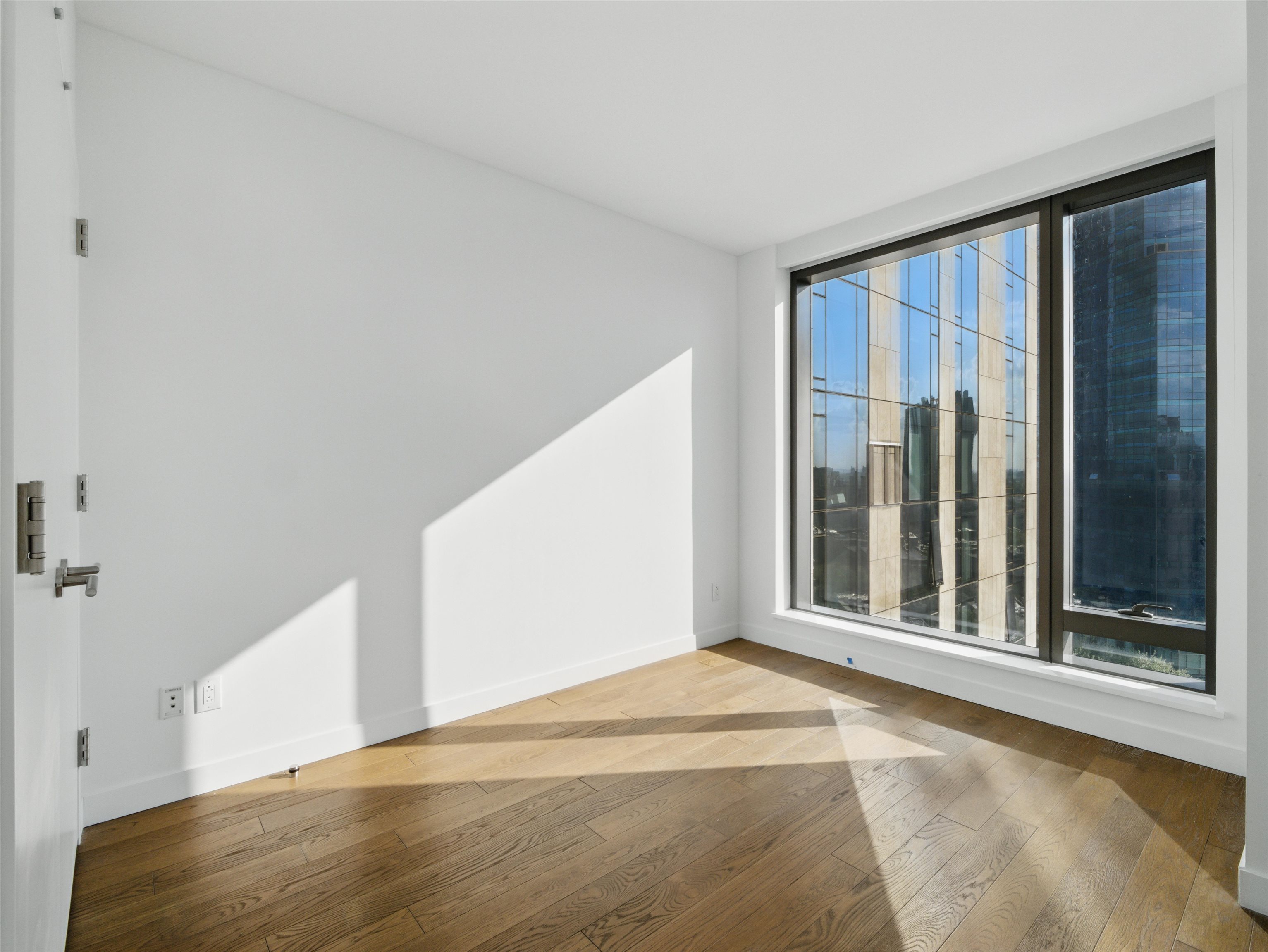 99 HUDSON ST Unit: 4207