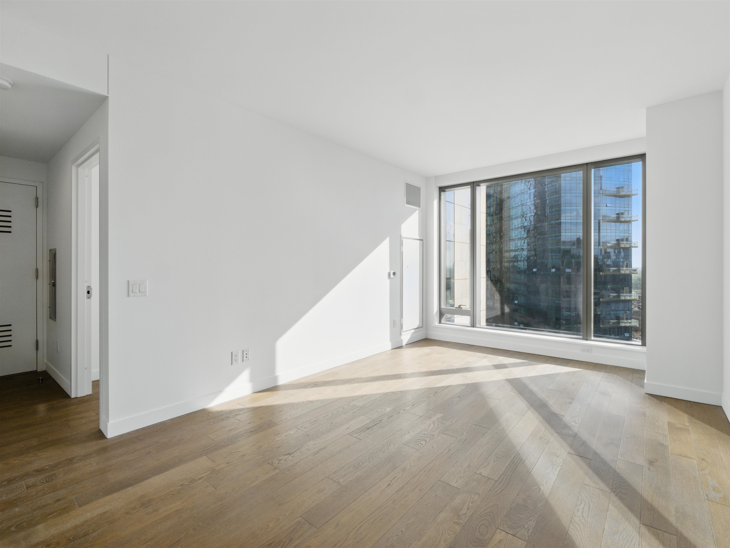 99 HUDSON ST Unit: 4207