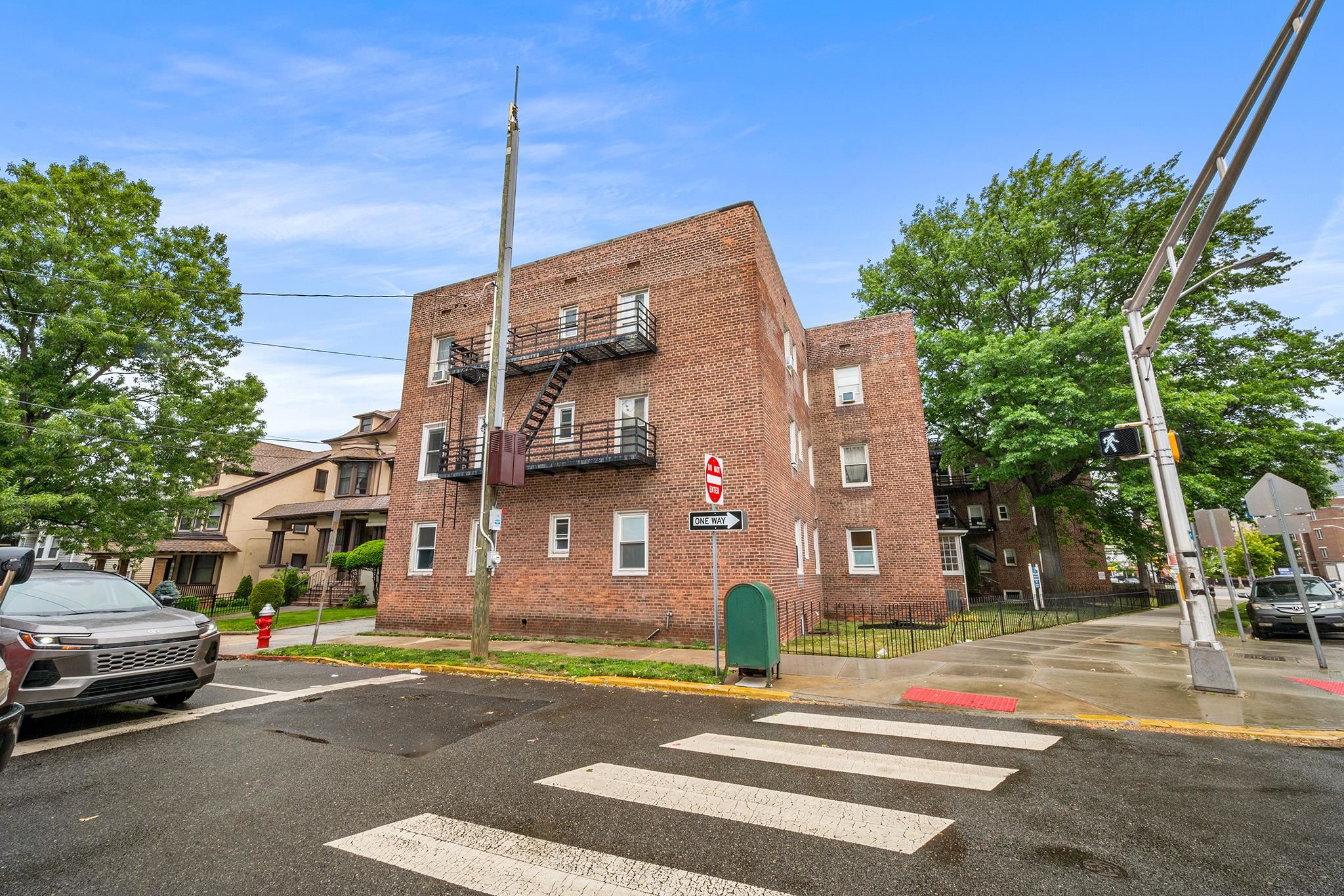 2615 JOHN F KENNEDY BLVD Unit: B2