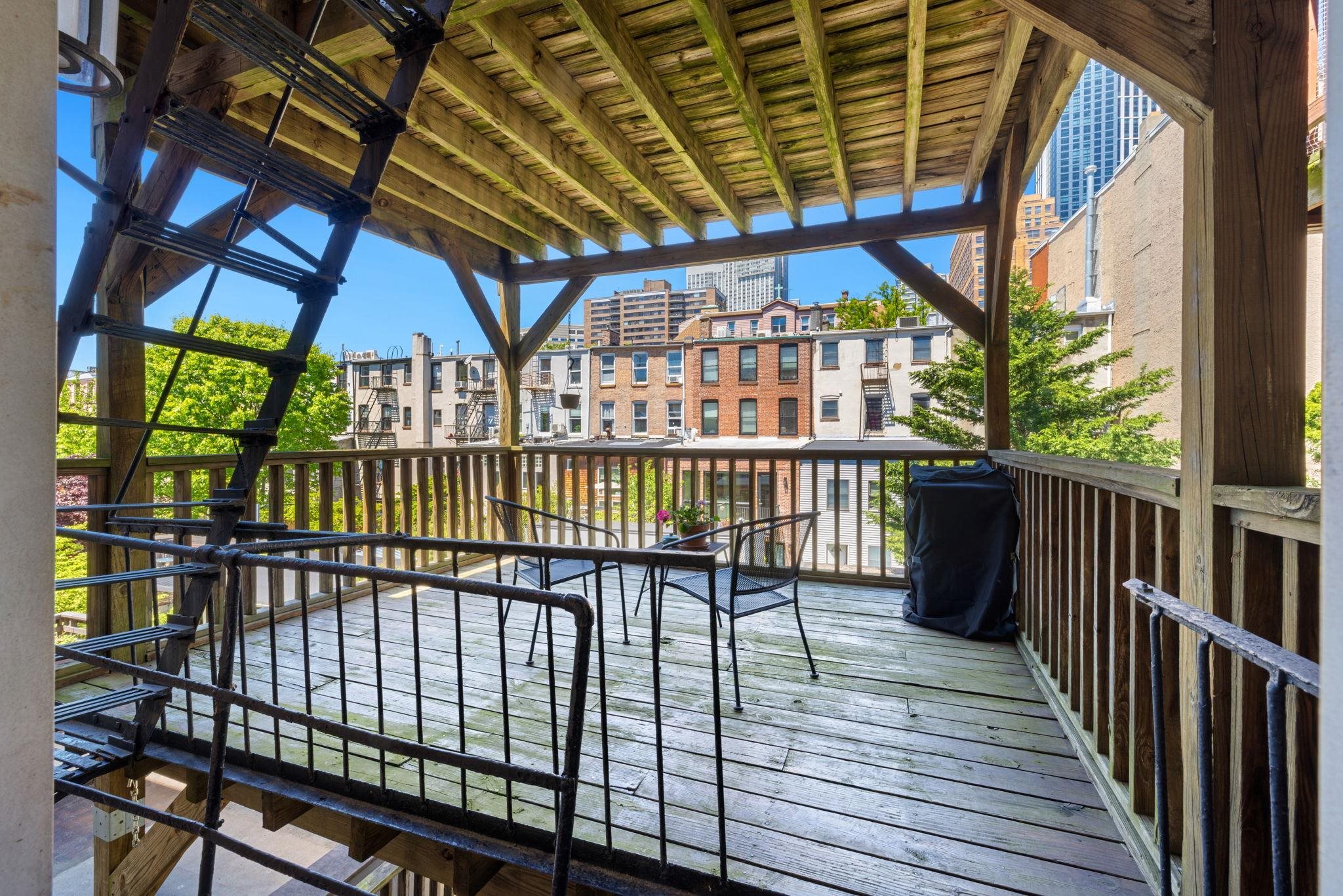 132 SUSSEX ST Unit: 2A