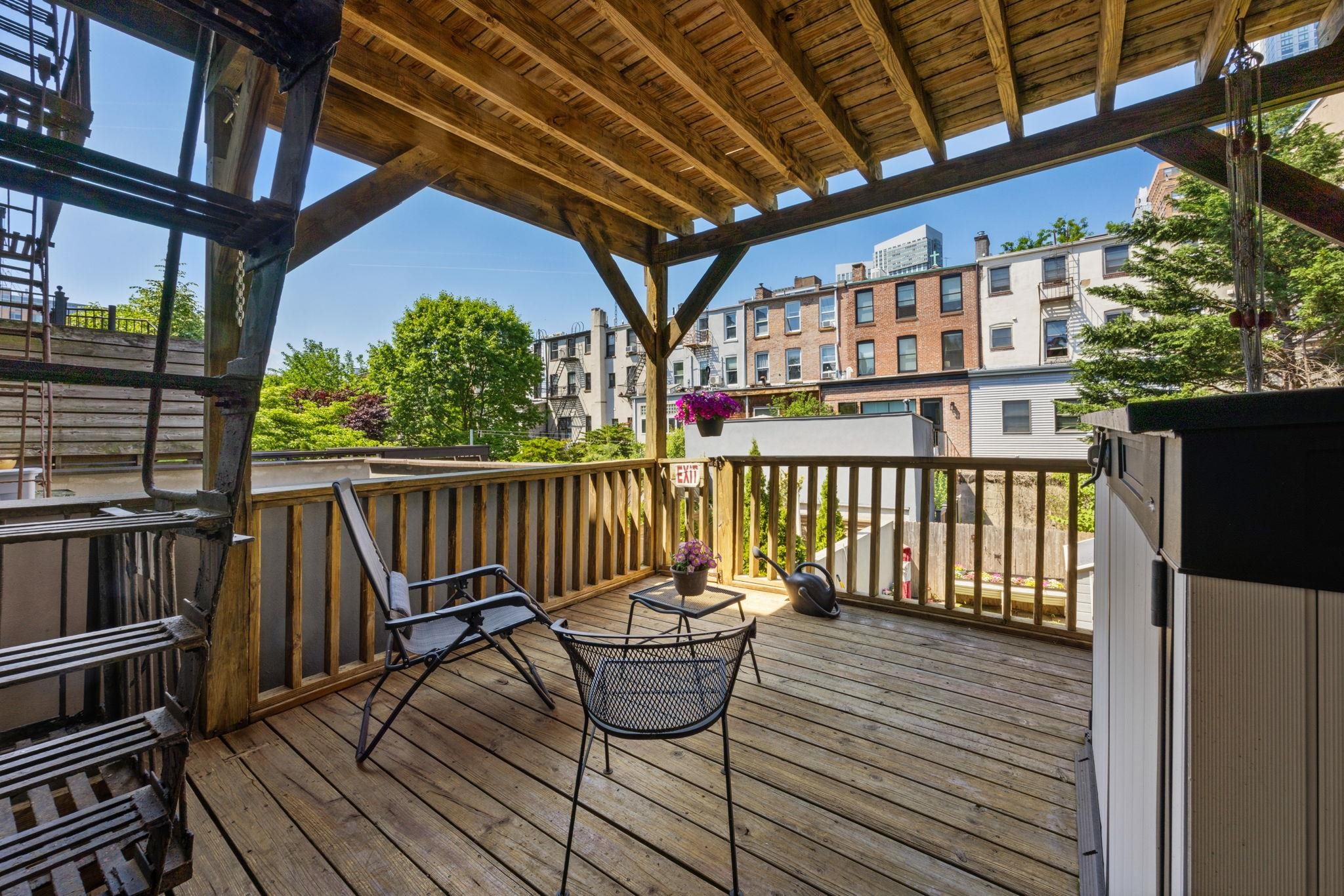 132 SUSSEX ST Unit: 1A