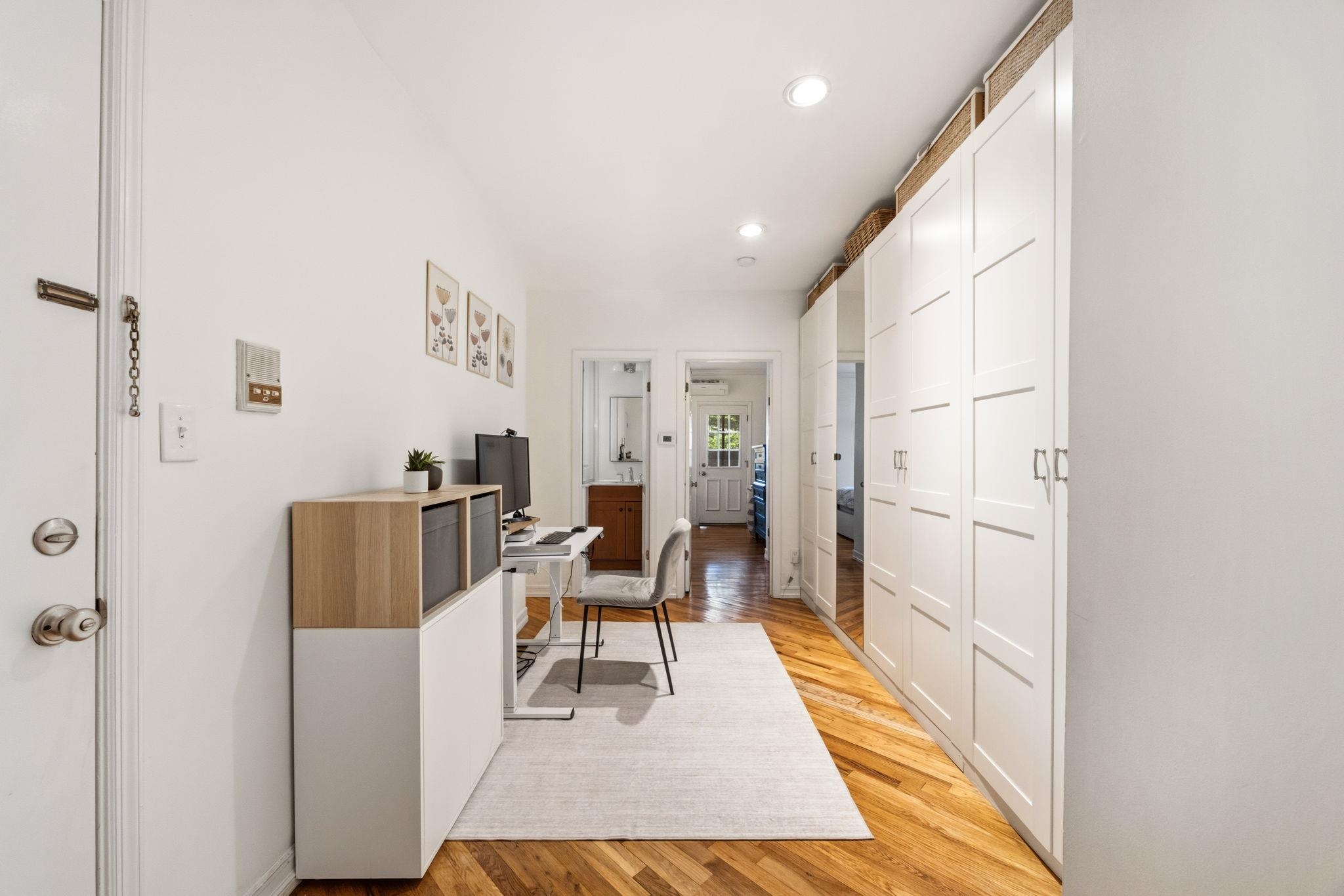 132 SUSSEX ST Unit: 1A