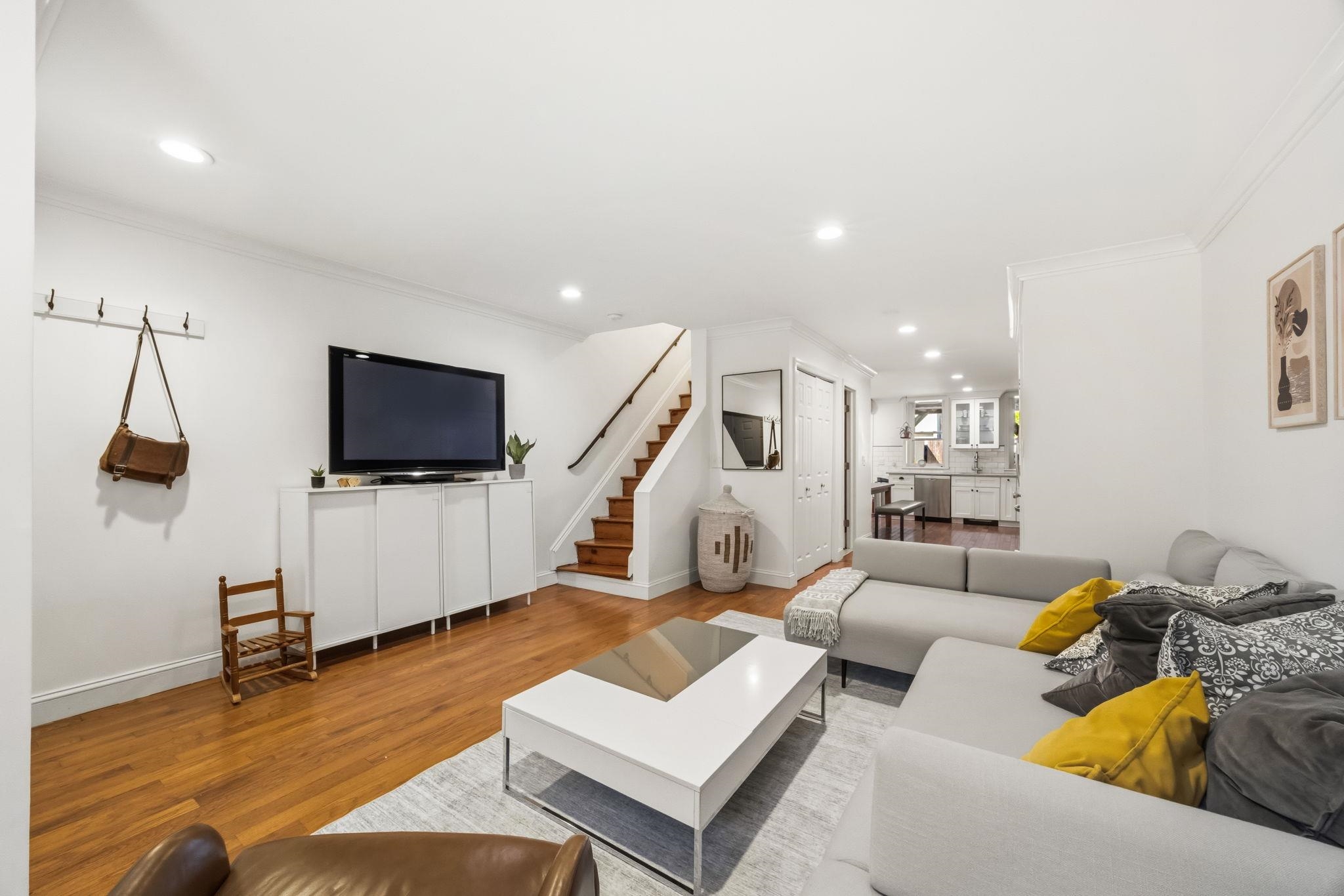 132 SUSSEX ST Unit: 1A