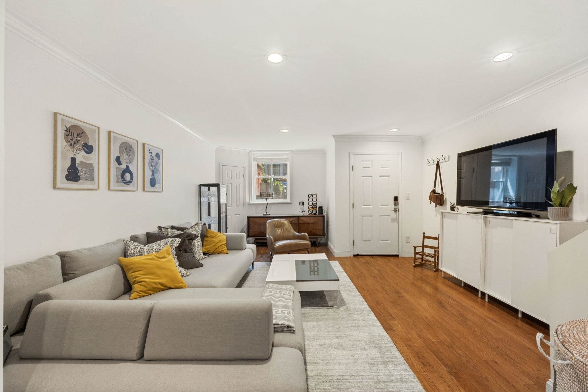 132 SUSSEX ST Unit: 1A