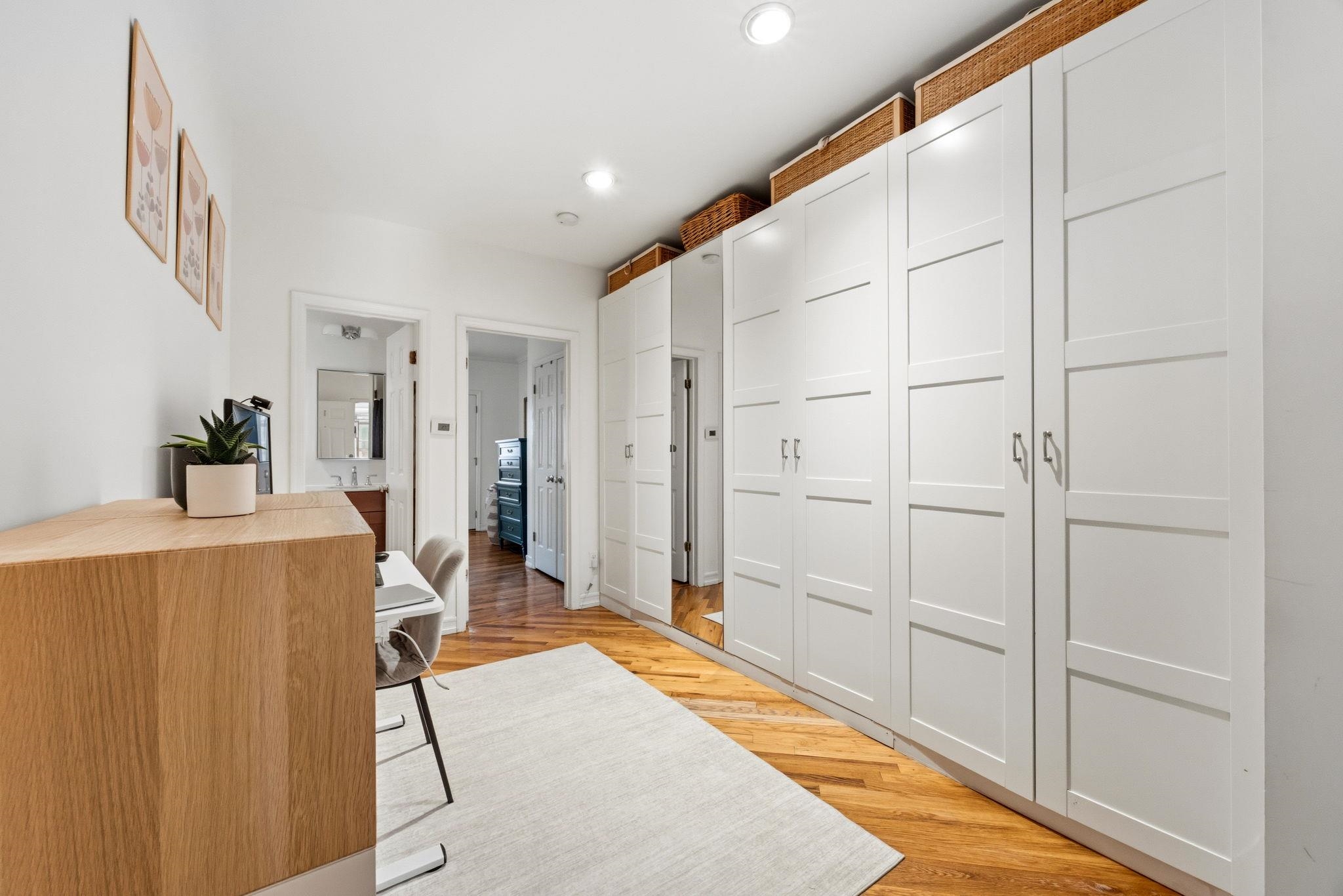 132 SUSSEX ST Unit: 1A
