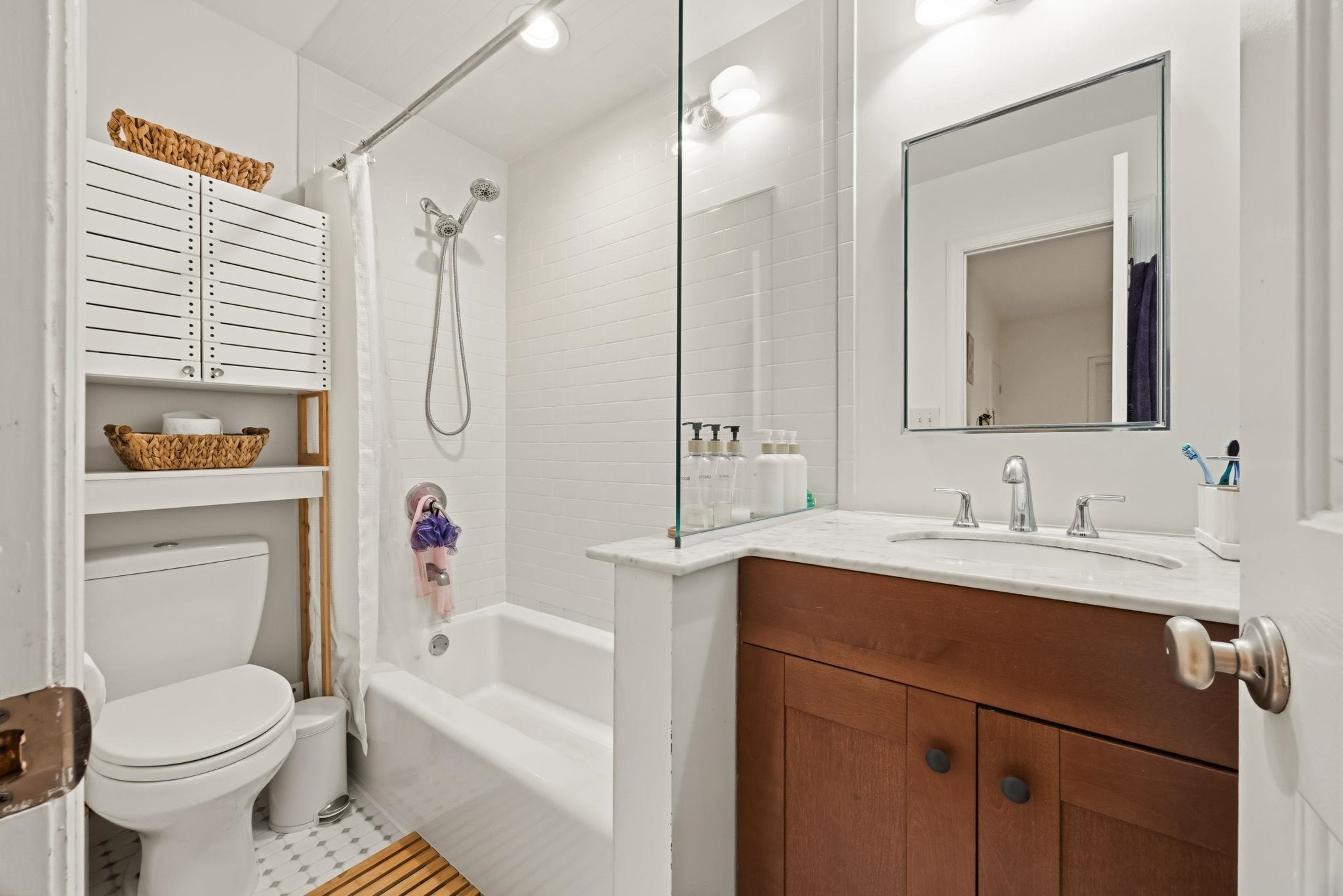 132 SUSSEX ST Unit: 1A