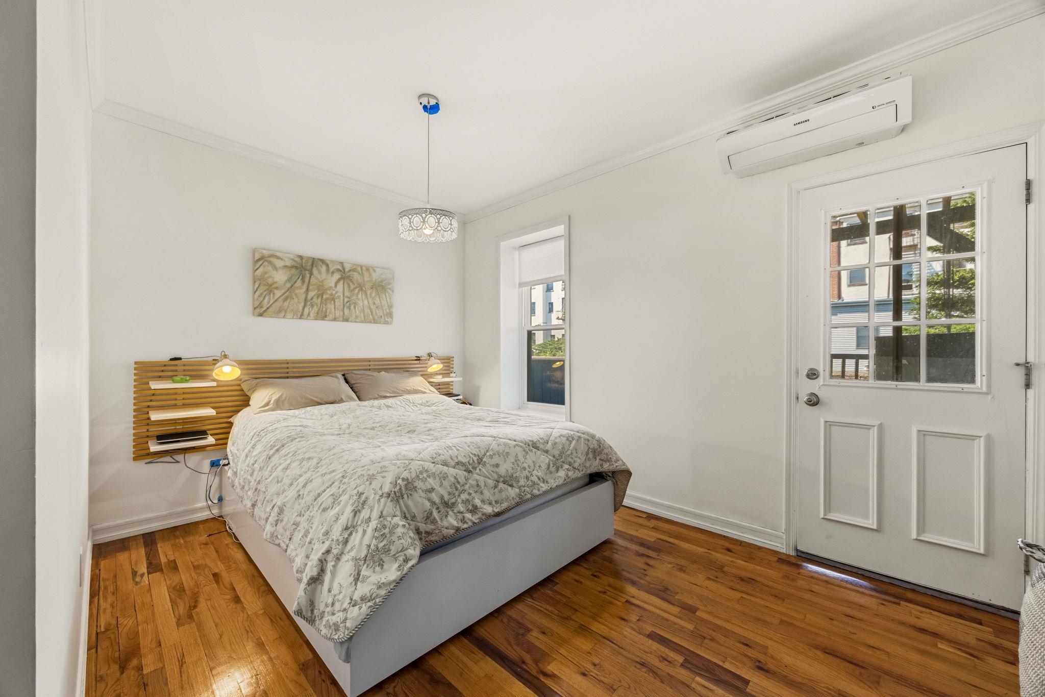 132 SUSSEX ST Unit: 1A