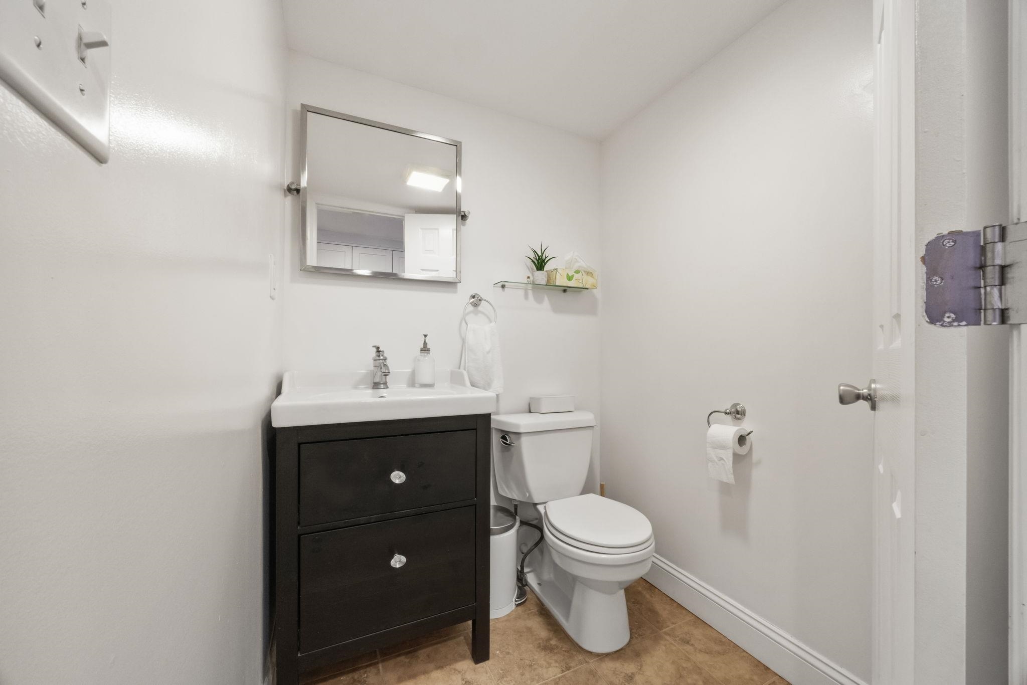 132 SUSSEX ST Unit: 1A