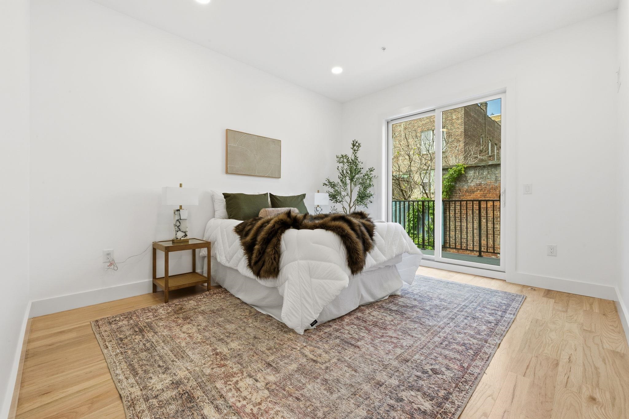 271 WEBSTER AVE Unit: 1