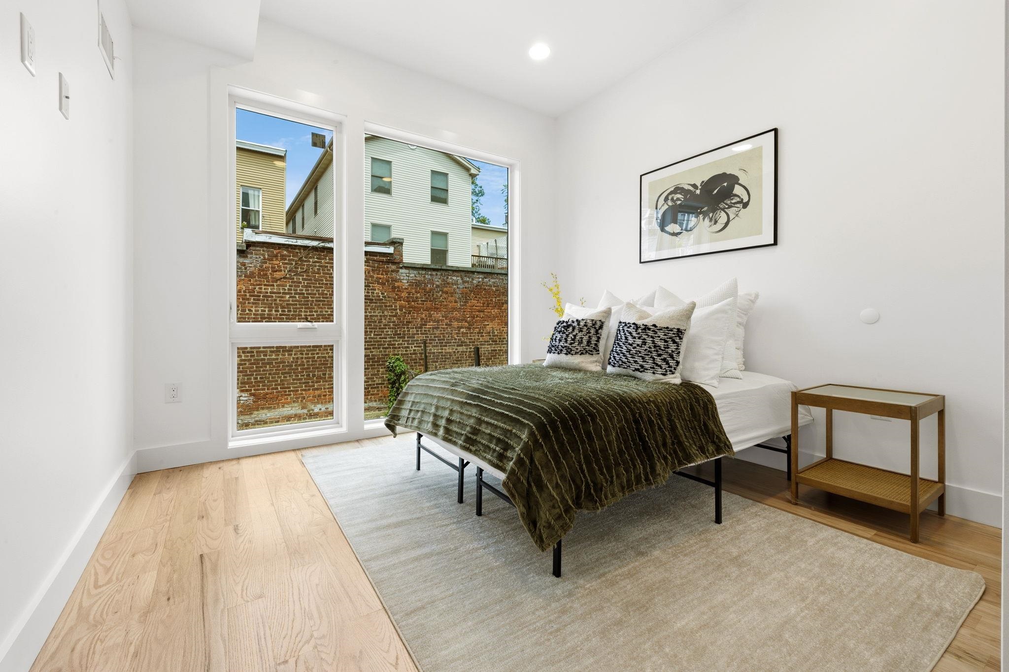 271 WEBSTER AVE Unit: 1
