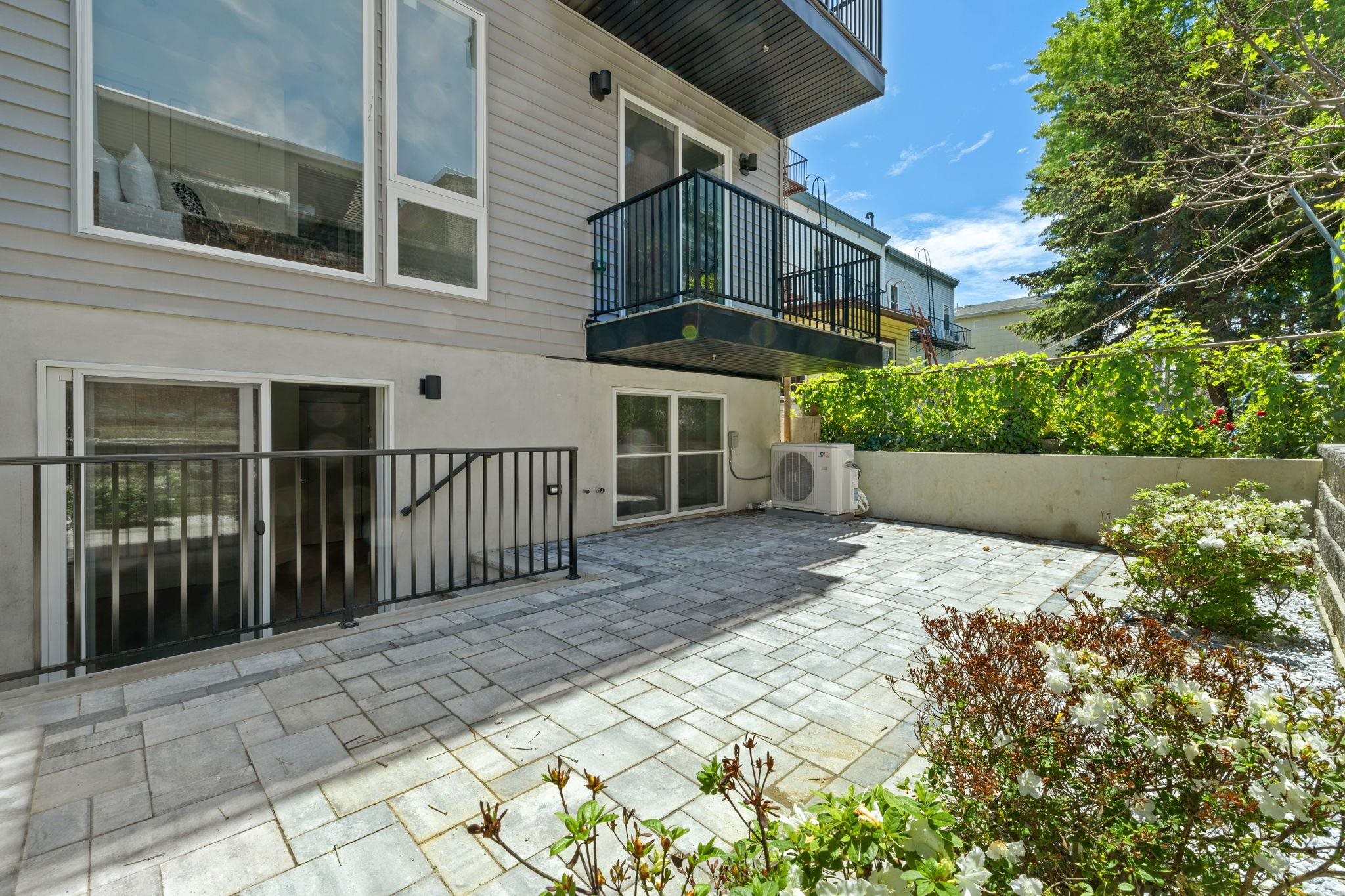 271 WEBSTER AVE Unit: 1