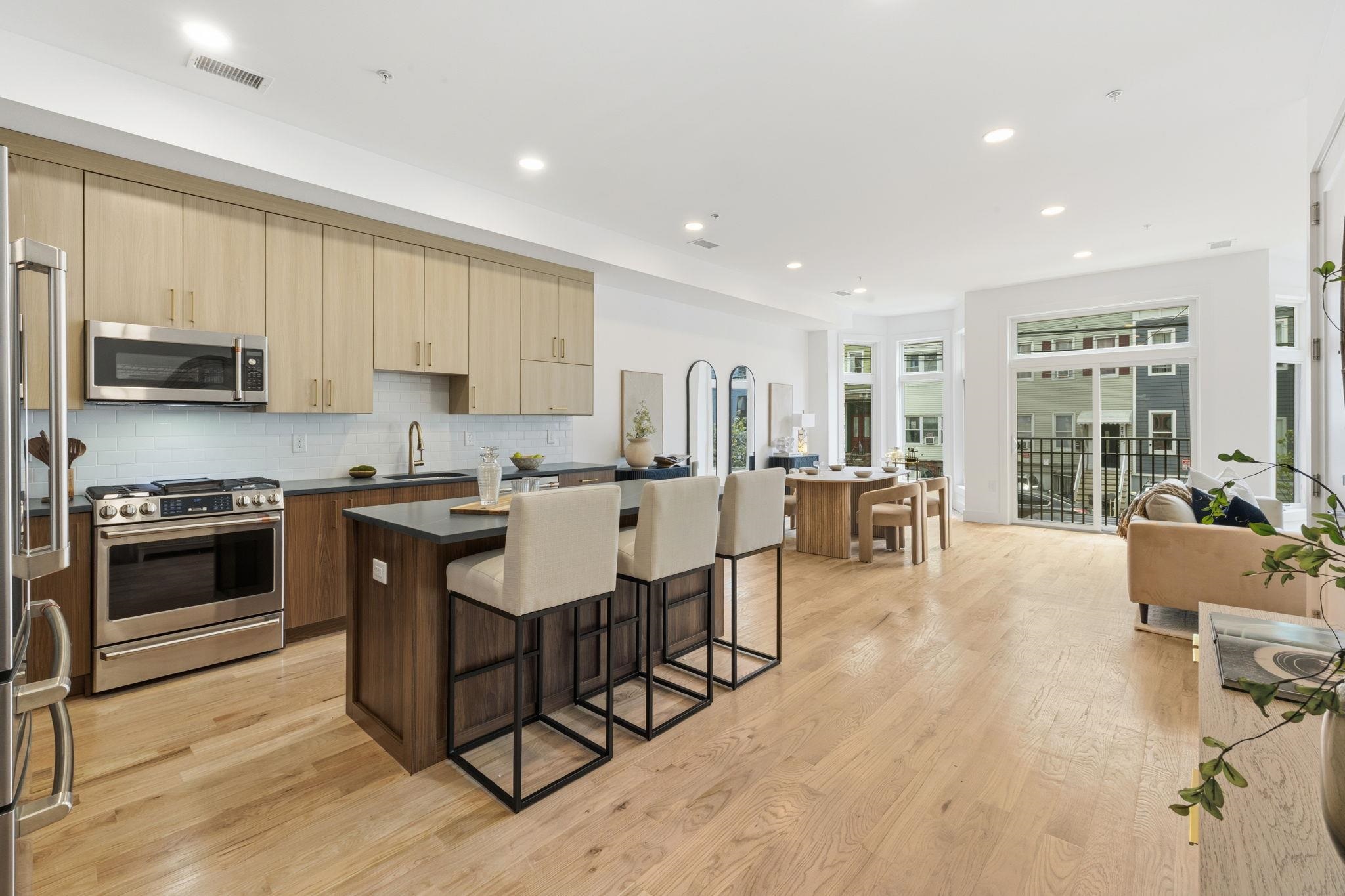 271 WEBSTER AVE Unit: 2
