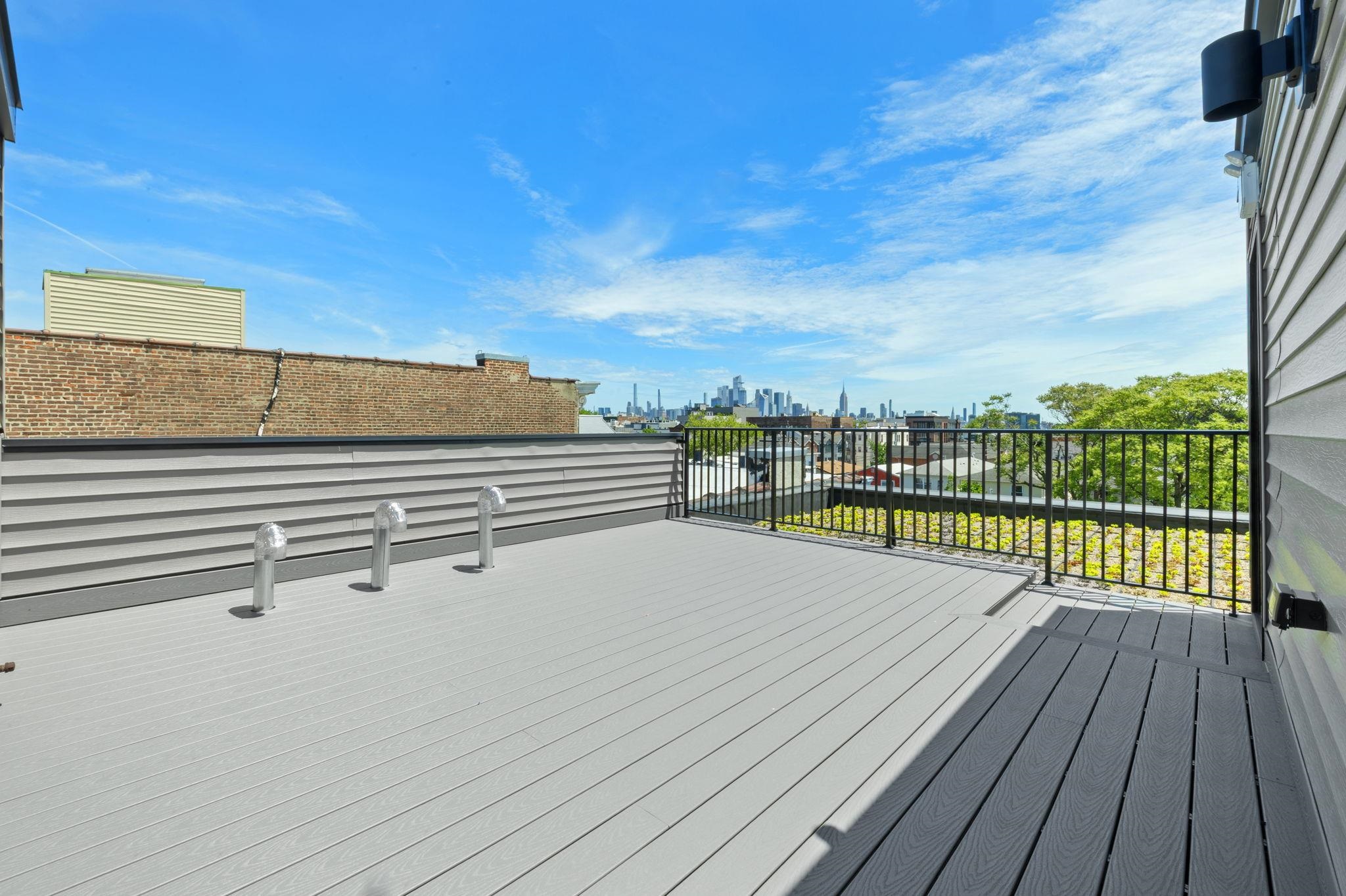 271 WEBSTER AVE Unit: 2