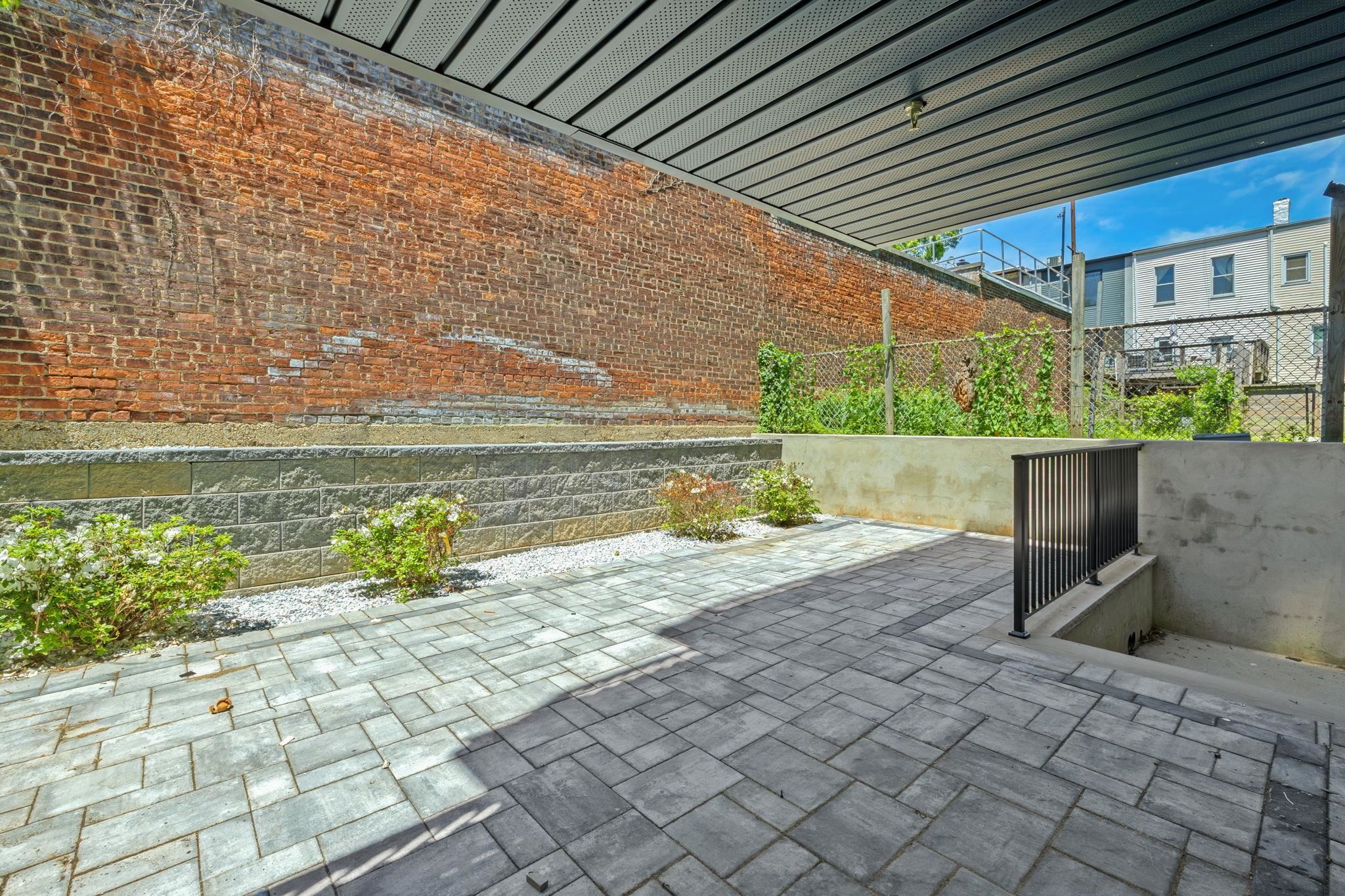 271 WEBSTER AVE Unit: 2
